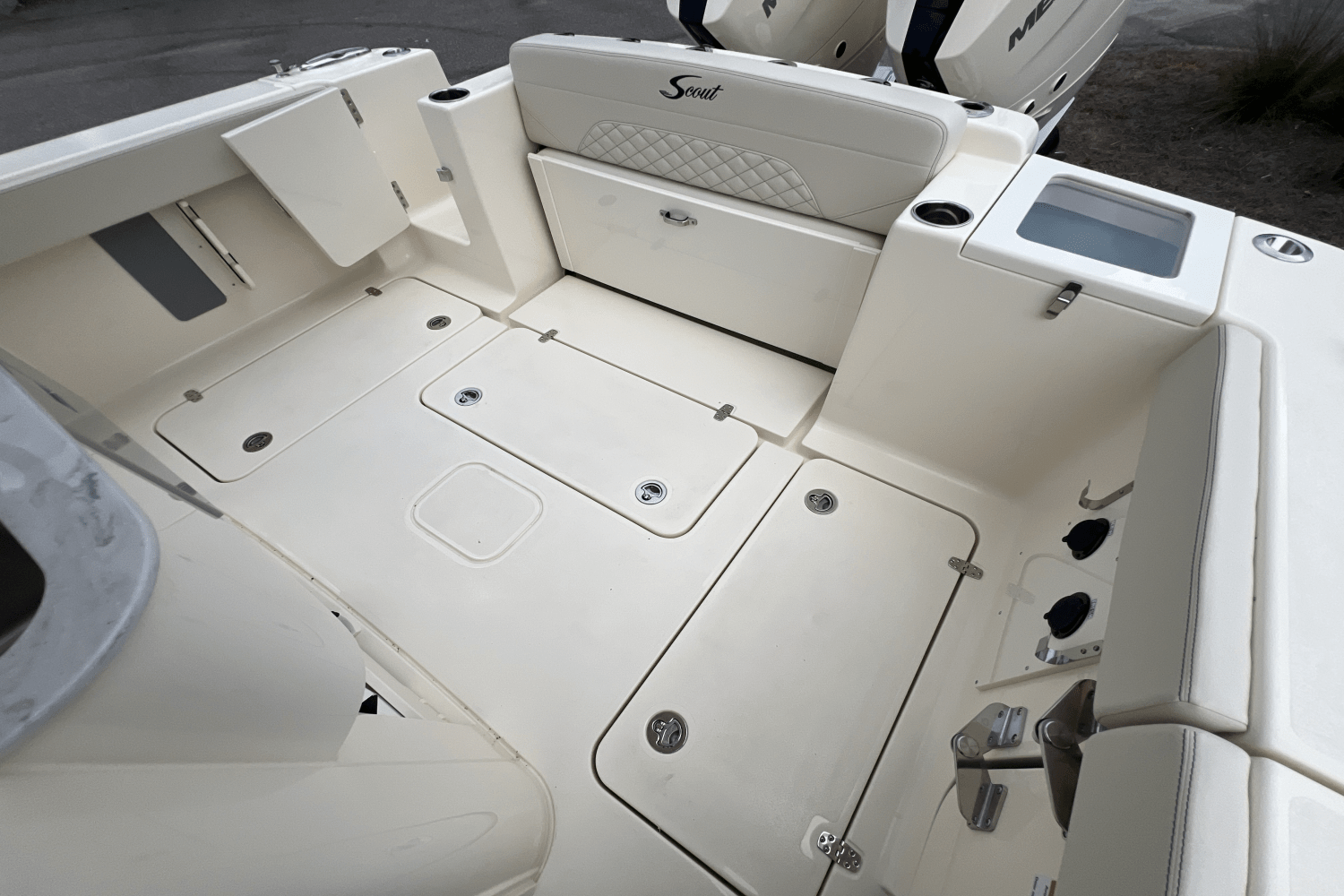 2026 Scout 330 LXF Image Thumbnail #4
