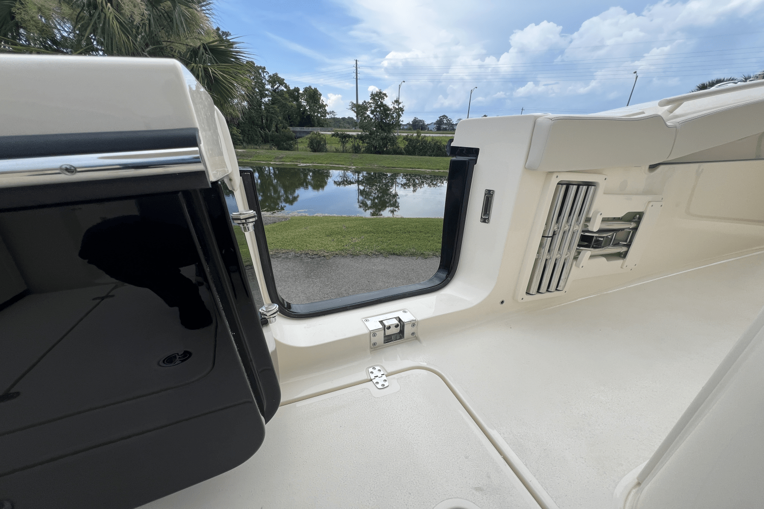 2026 Scout 330 LXF Image Thumbnail #10