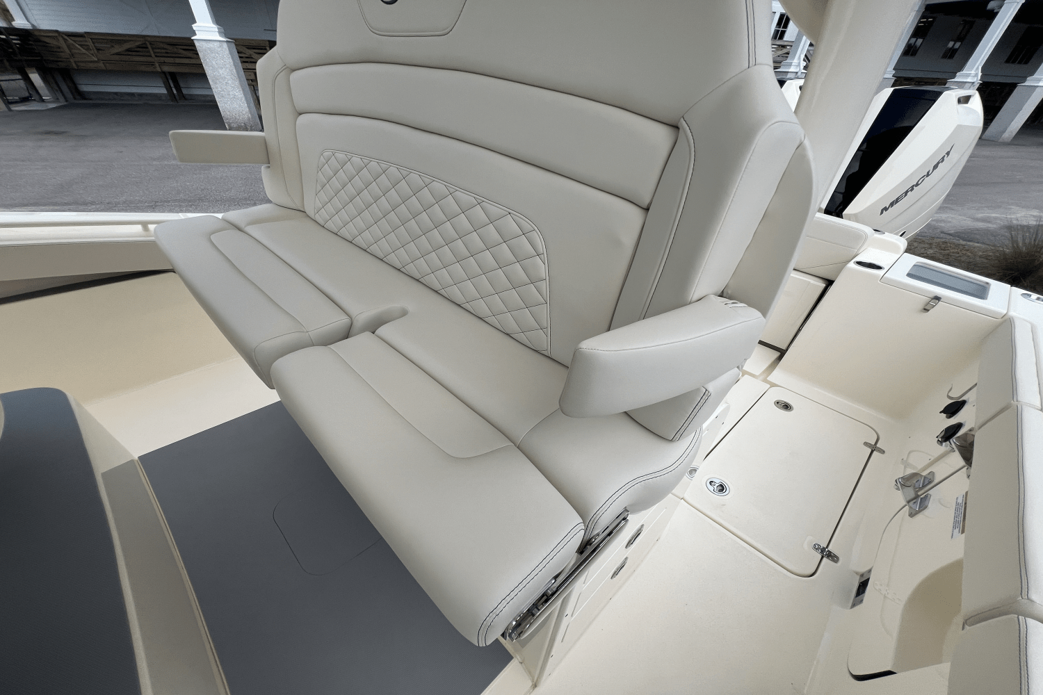 2026 Scout 330 LXF Image Thumbnail #18