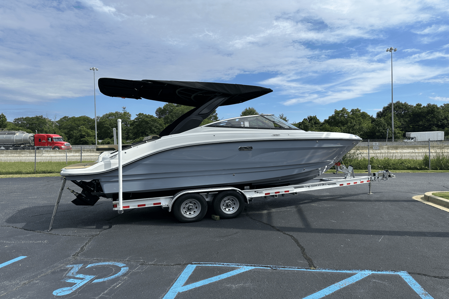 Thumbnail 4 for 2026 Sea Ray SLX 260