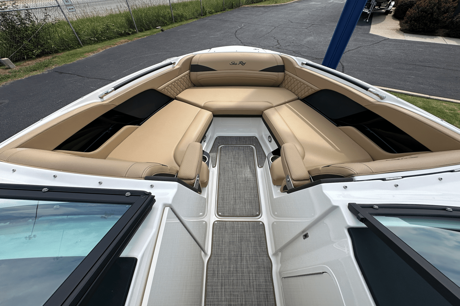 2026 Sea Ray SLX 260 Image Thumbnail #17