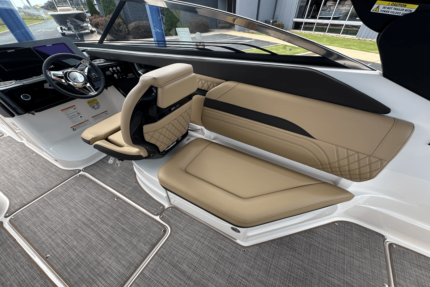 2026 Sea Ray SLX 260 Image Thumbnail #10