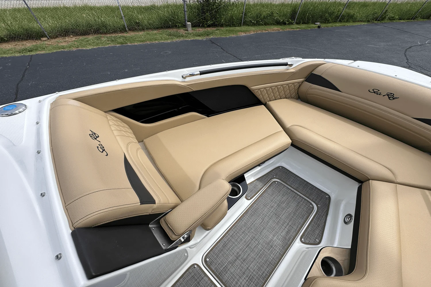 2026 Sea Ray SLX 260 Image Thumbnail #15