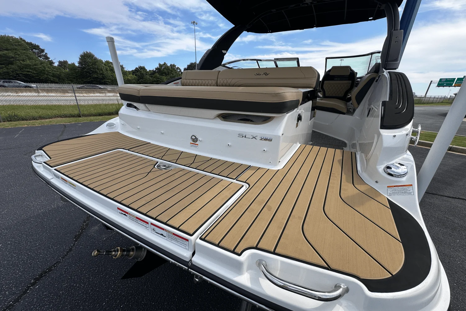 2026 Sea Ray SLX 260 Image Thumbnail #5