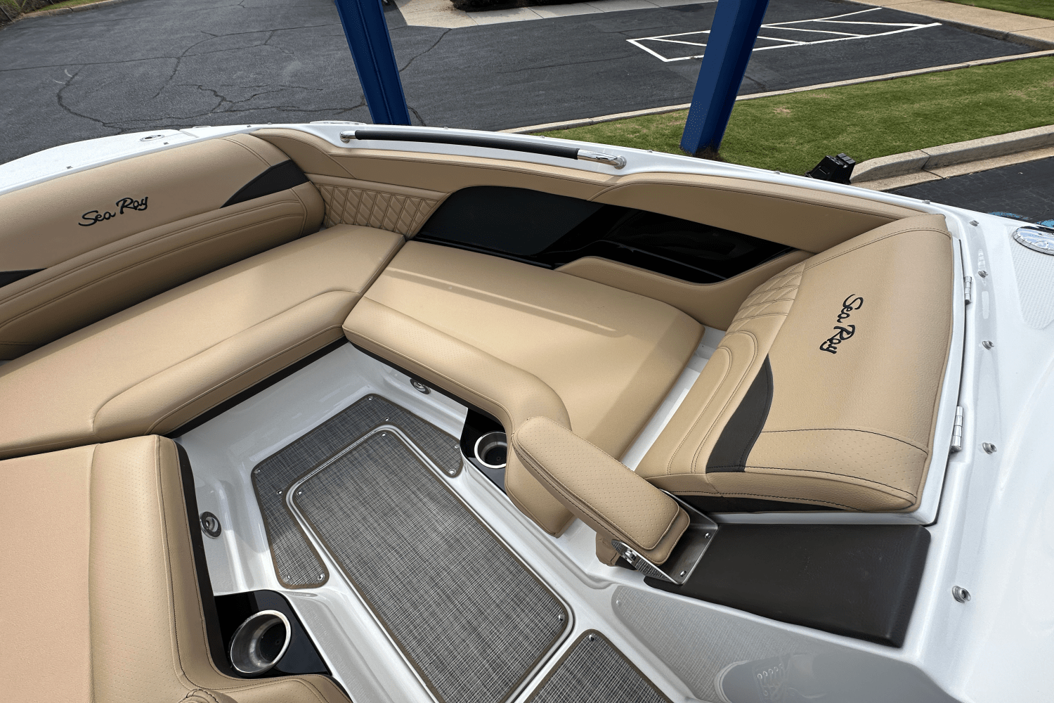 2026 Sea Ray SLX 260 Image Thumbnail #16