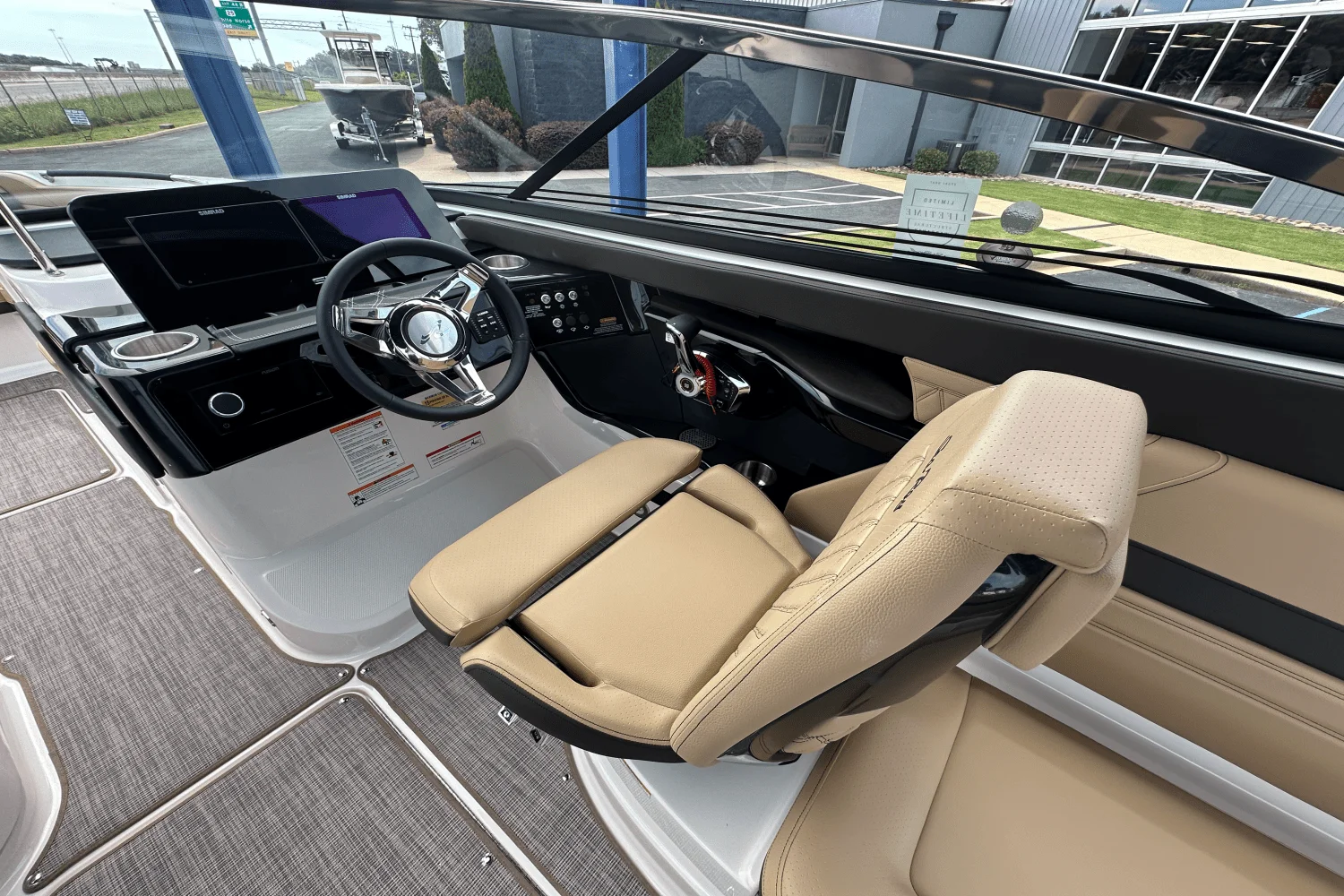 2026 Sea Ray SLX 260 Image Thumbnail #11