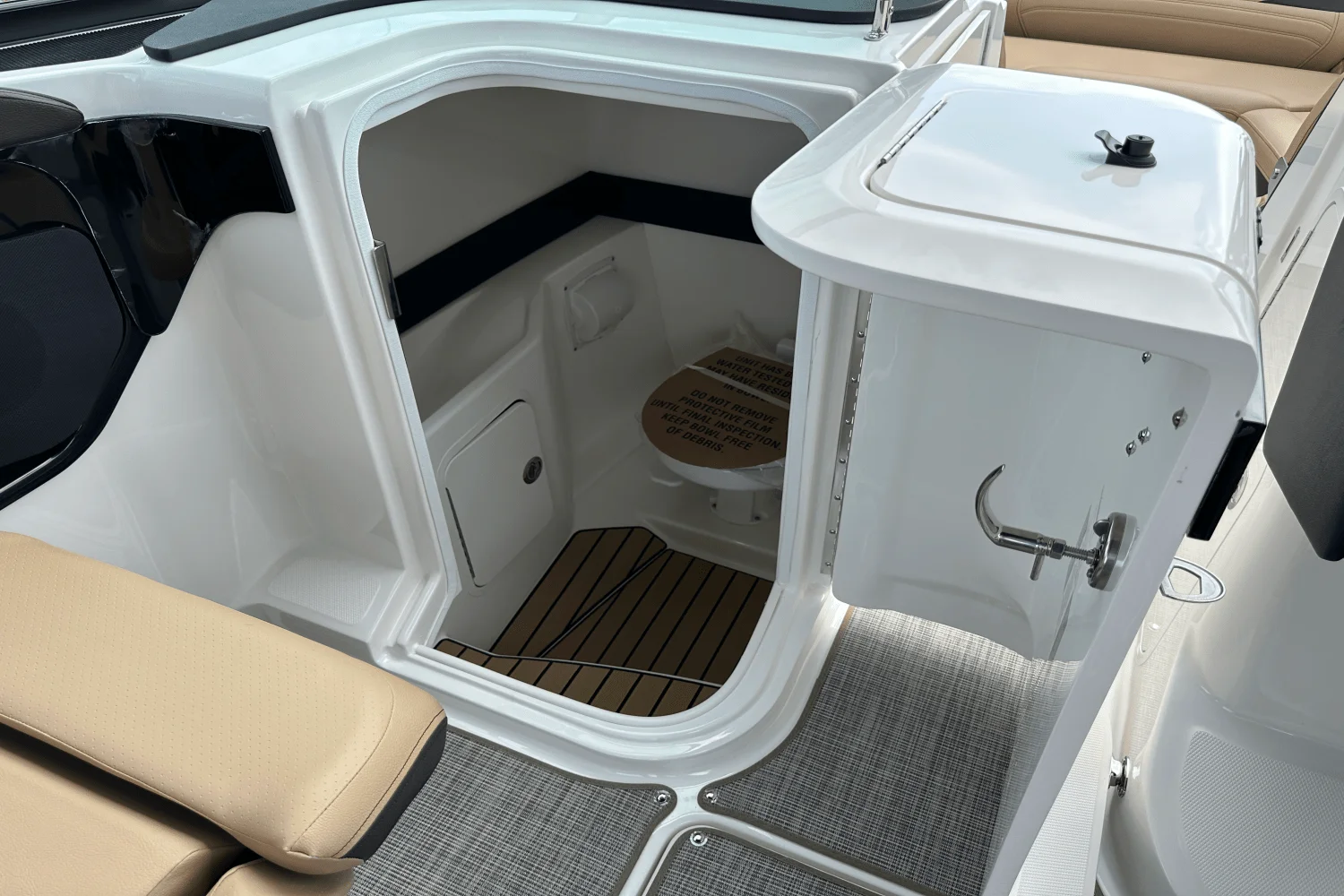 2026 Sea Ray SLX 260 Image Thumbnail #14