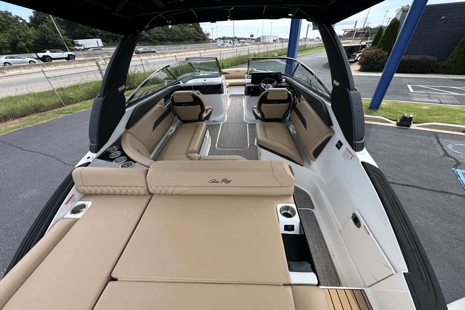 2026 Sea Ray SLX 260 Image Thumbnail #7