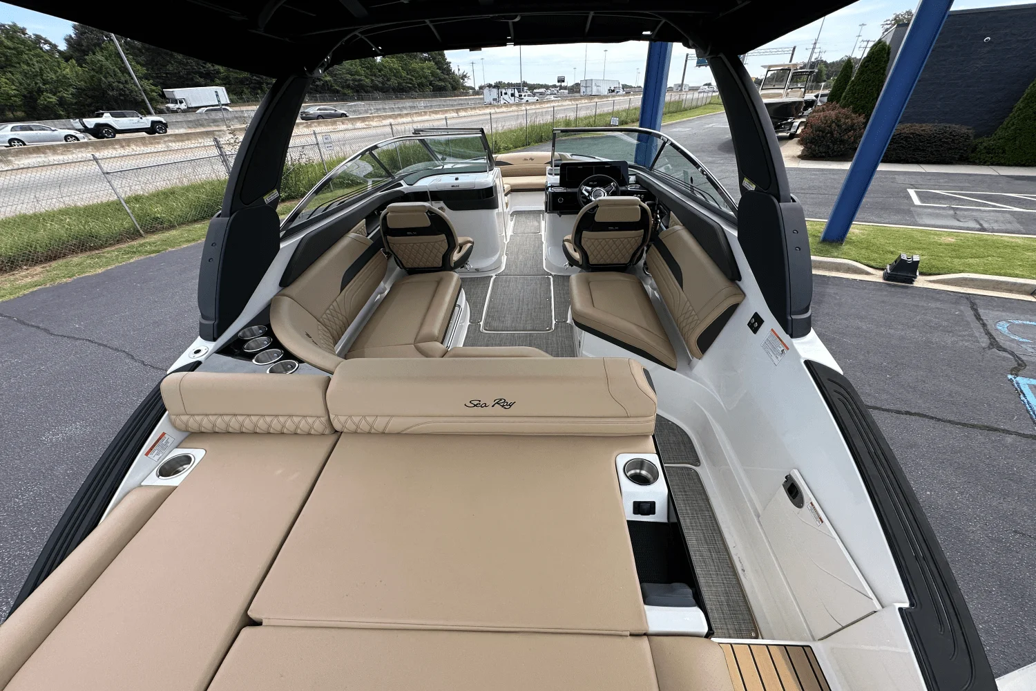 2026 Sea Ray SLX 260 Image Thumbnail #7