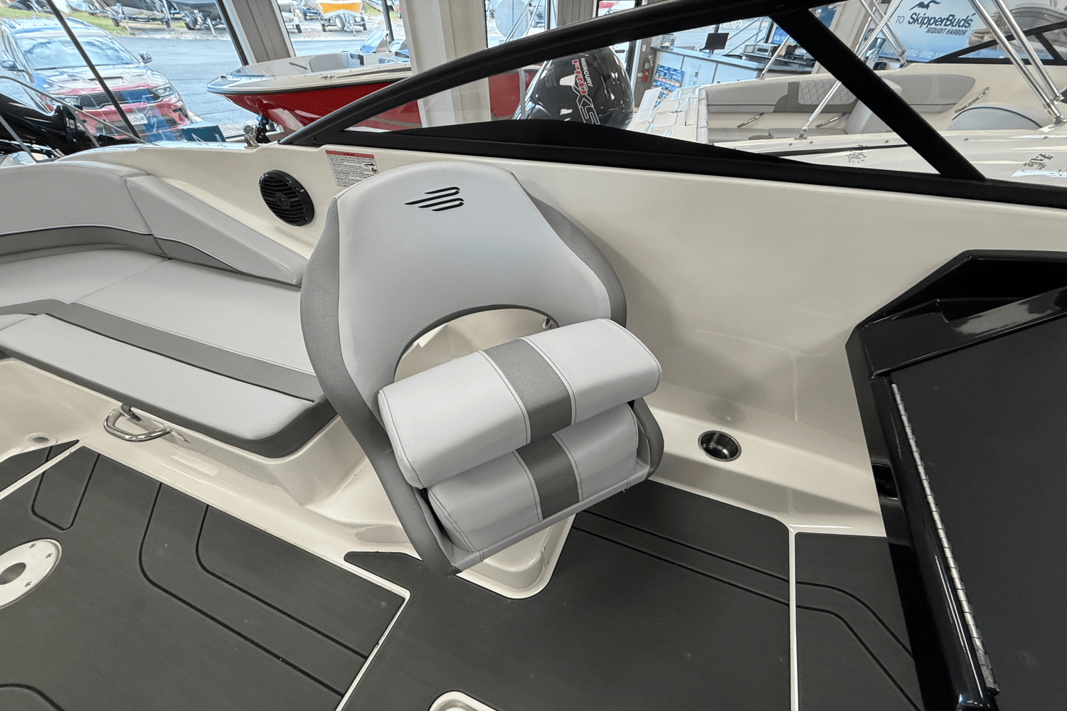 2025 Bayliner V20 Image Thumbnail #8