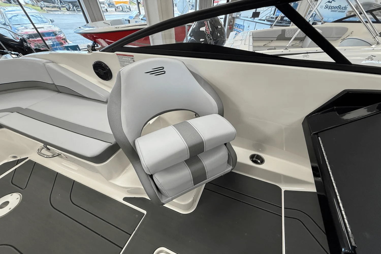 2025 Bayliner V20 Image Thumbnail #8