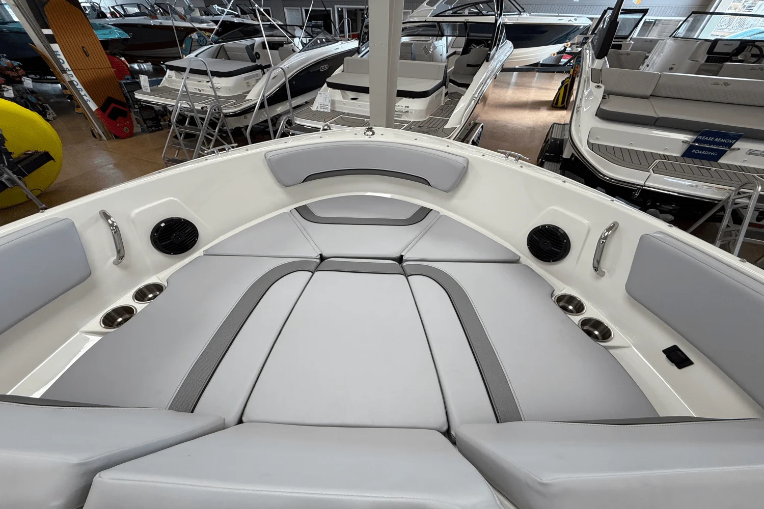 2025 Bayliner V20 Image Thumbnail #6