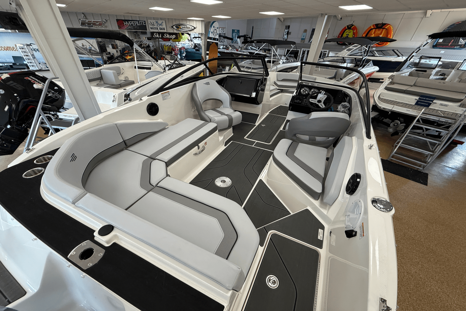 2025 Bayliner V20 Image Thumbnail #4