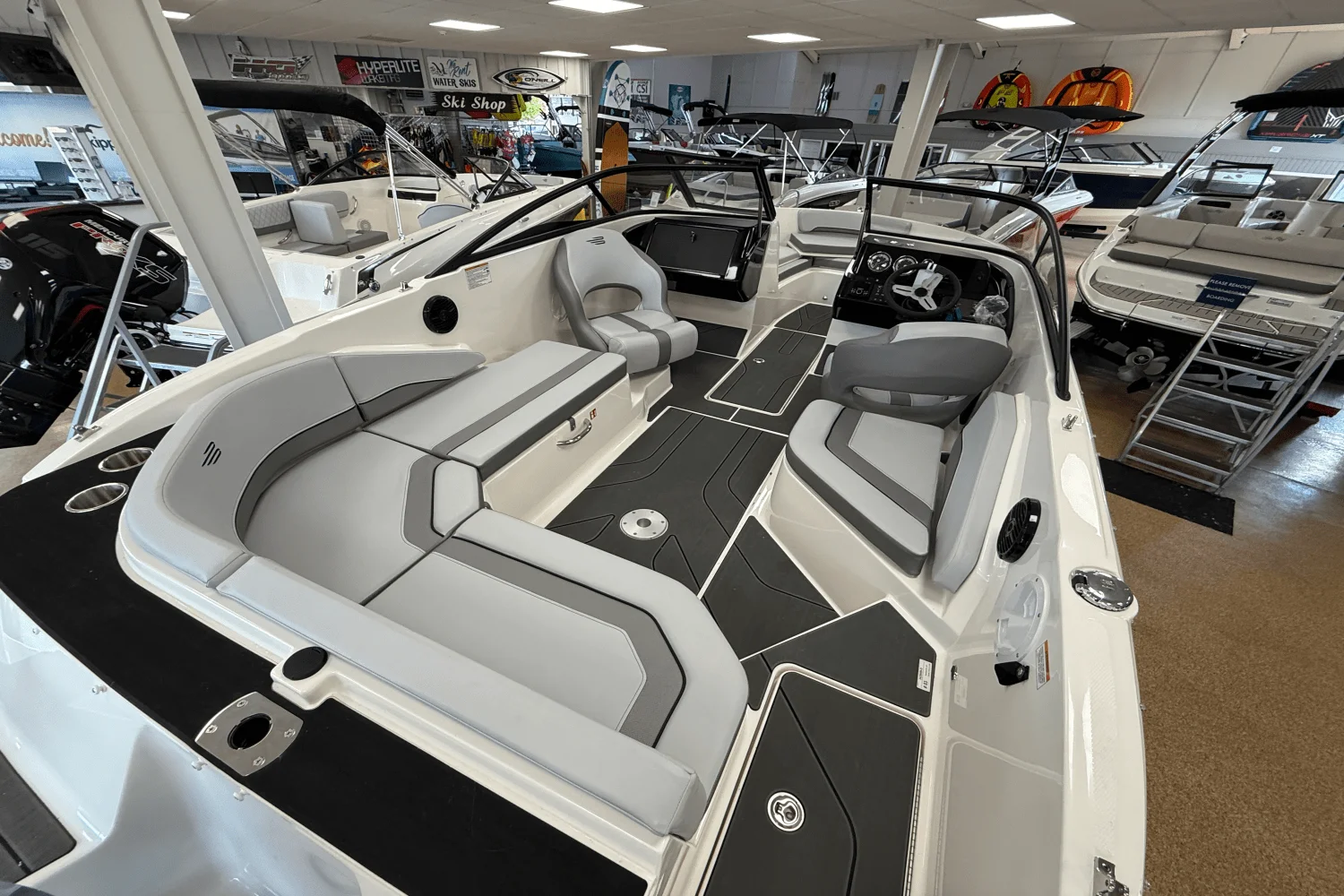 2025 Bayliner V20 Image Thumbnail #4