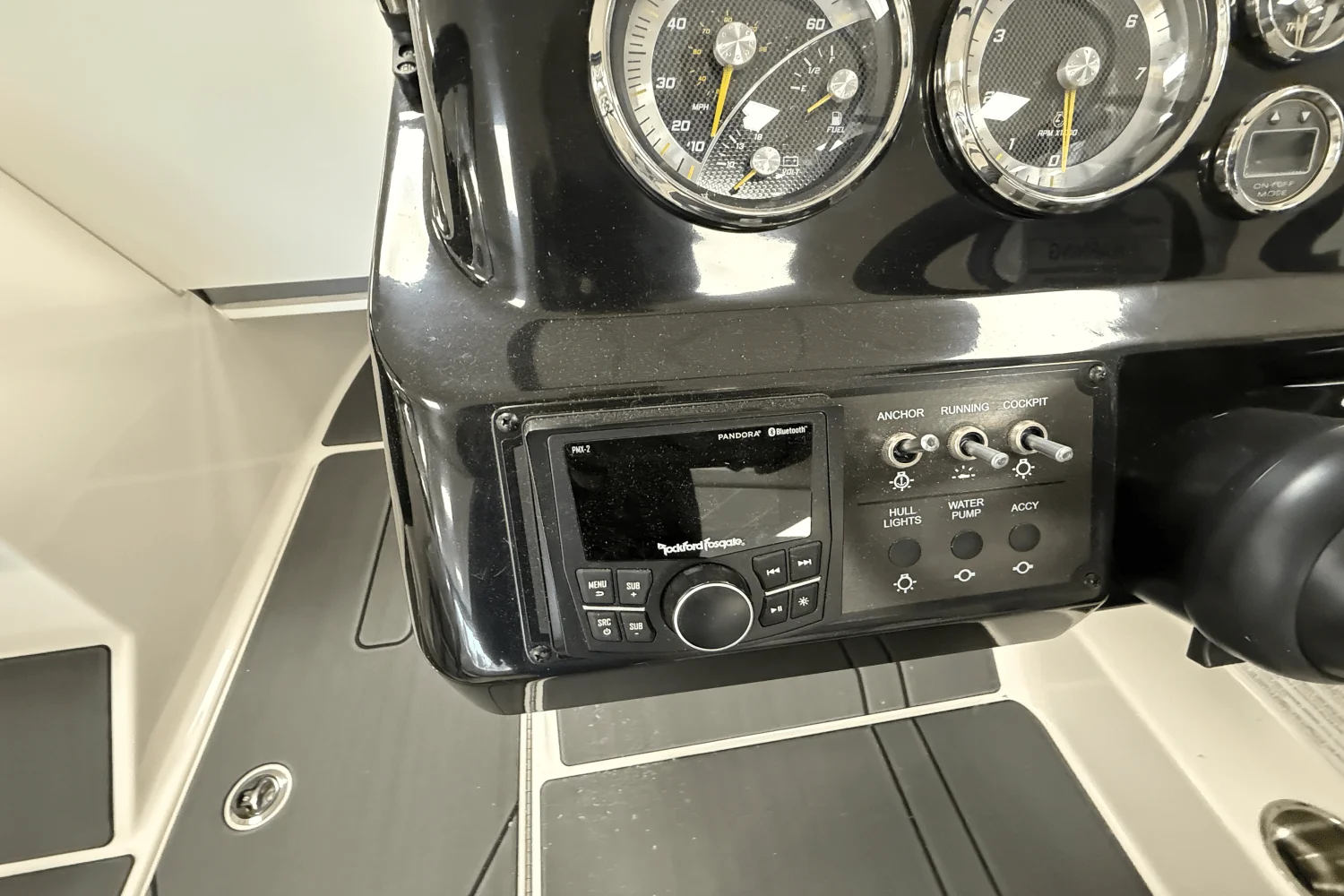 2025 Bayliner V20 Image Thumbnail #10