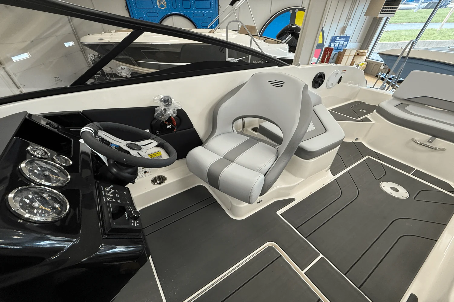 2025 Bayliner V20 Image Thumbnail #7