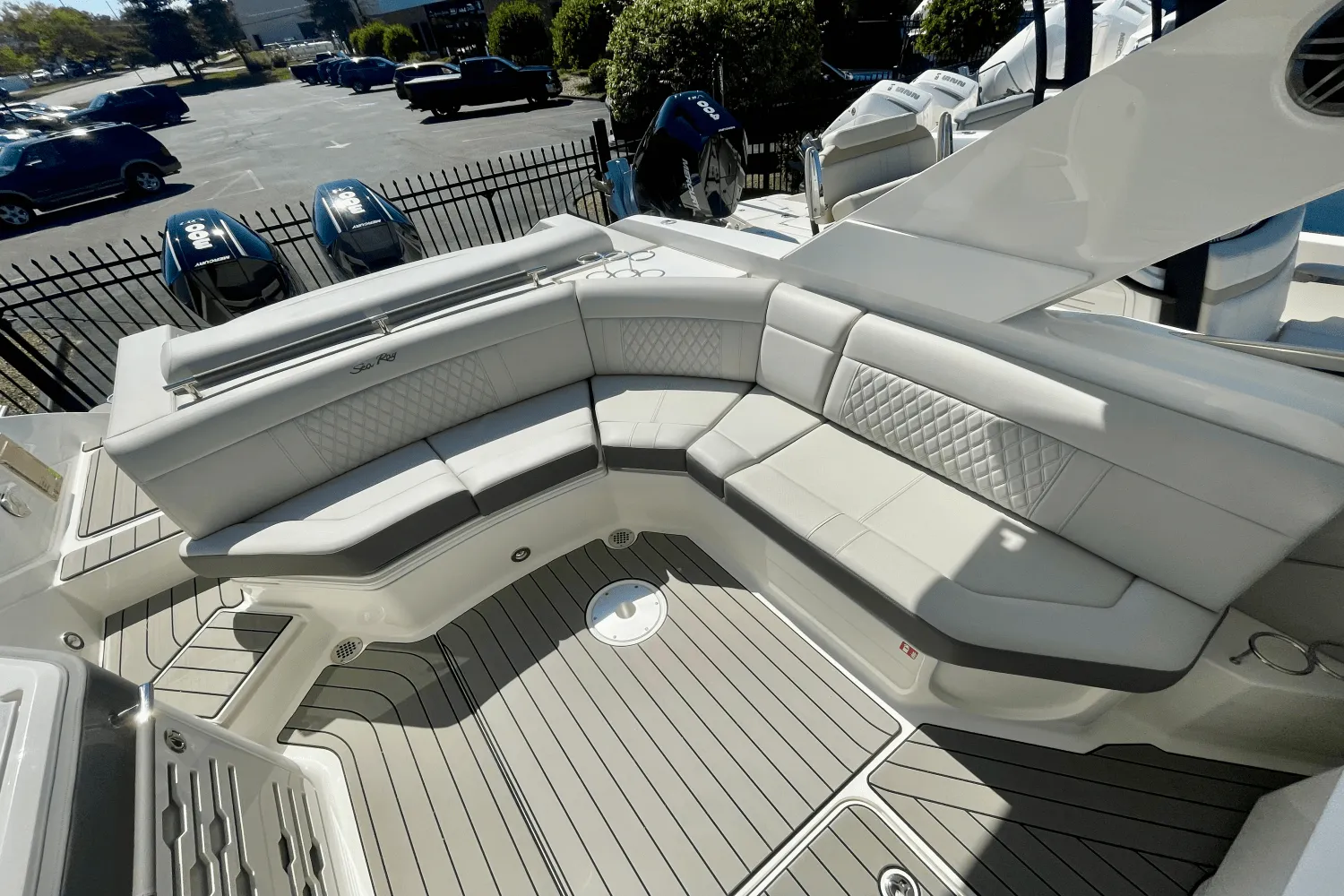 2026 Sea Ray SLX 310 Ouboard Image Thumbnail #6