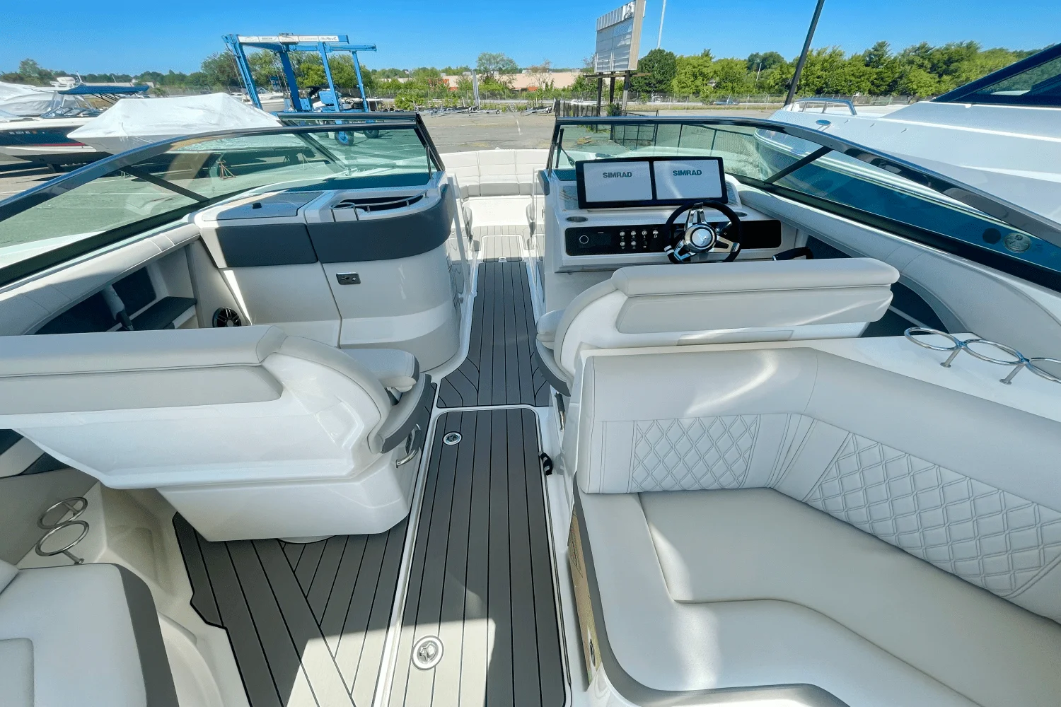 2026 Sea Ray SLX 310 Outboard Image Thumbnail #11