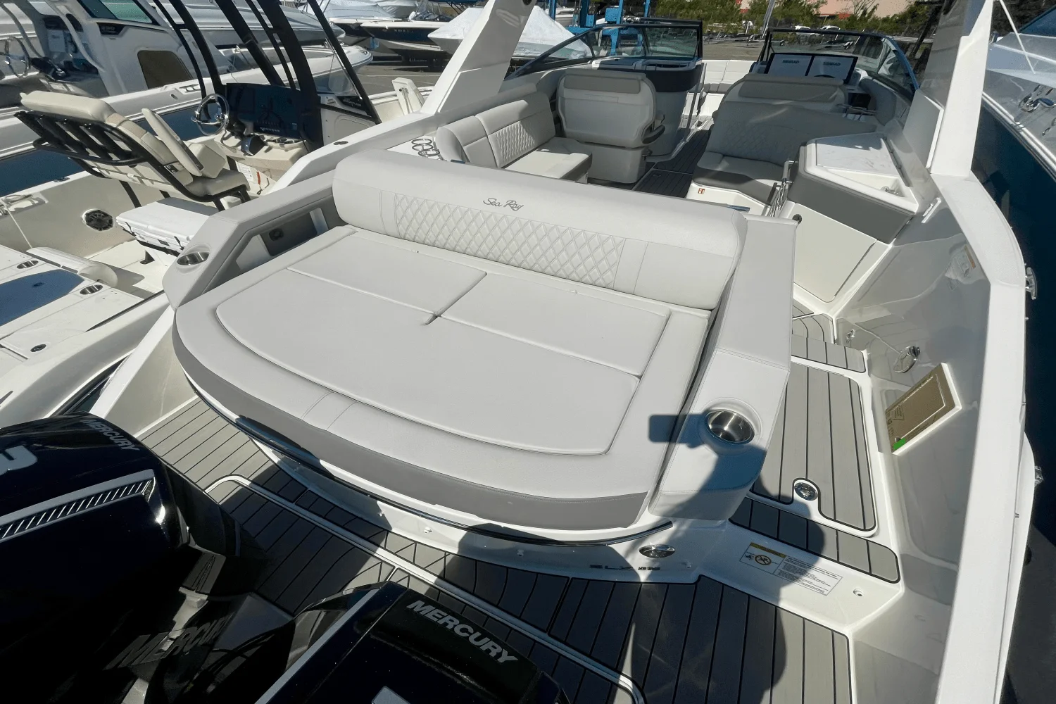 2026 Sea Ray SLX 310 Outboard Image Thumbnail #2