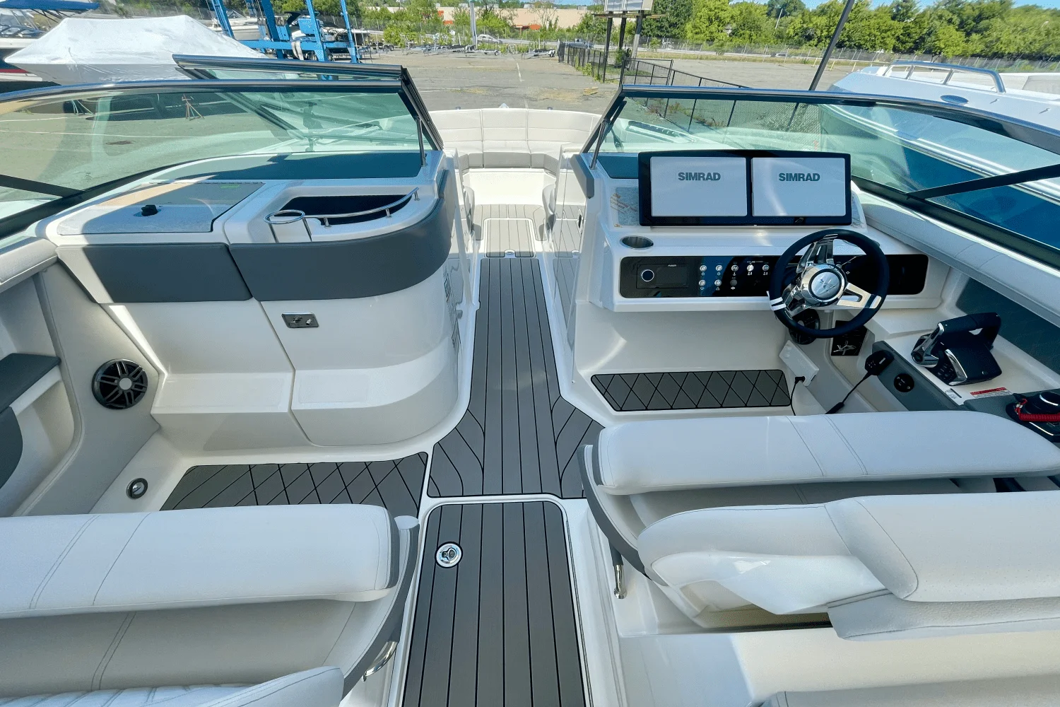 2026 Sea Ray SLX 310 Outboard Image Thumbnail #13