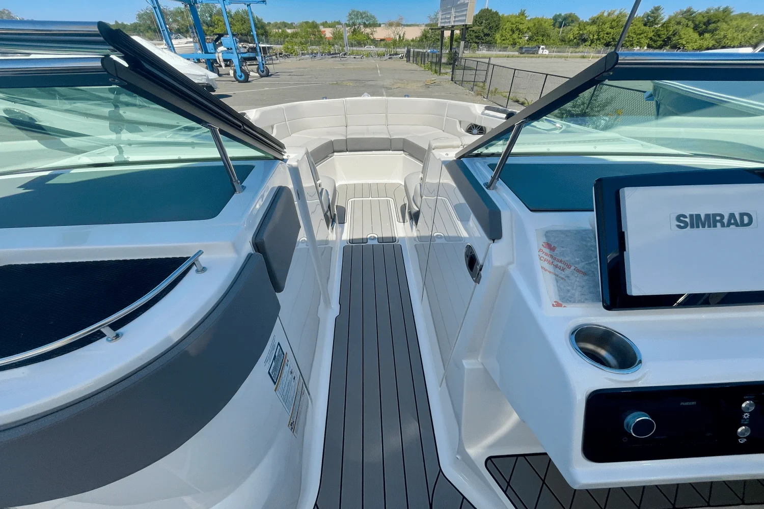 2026 Sea Ray SLX 310 Outboard Image Thumbnail #20