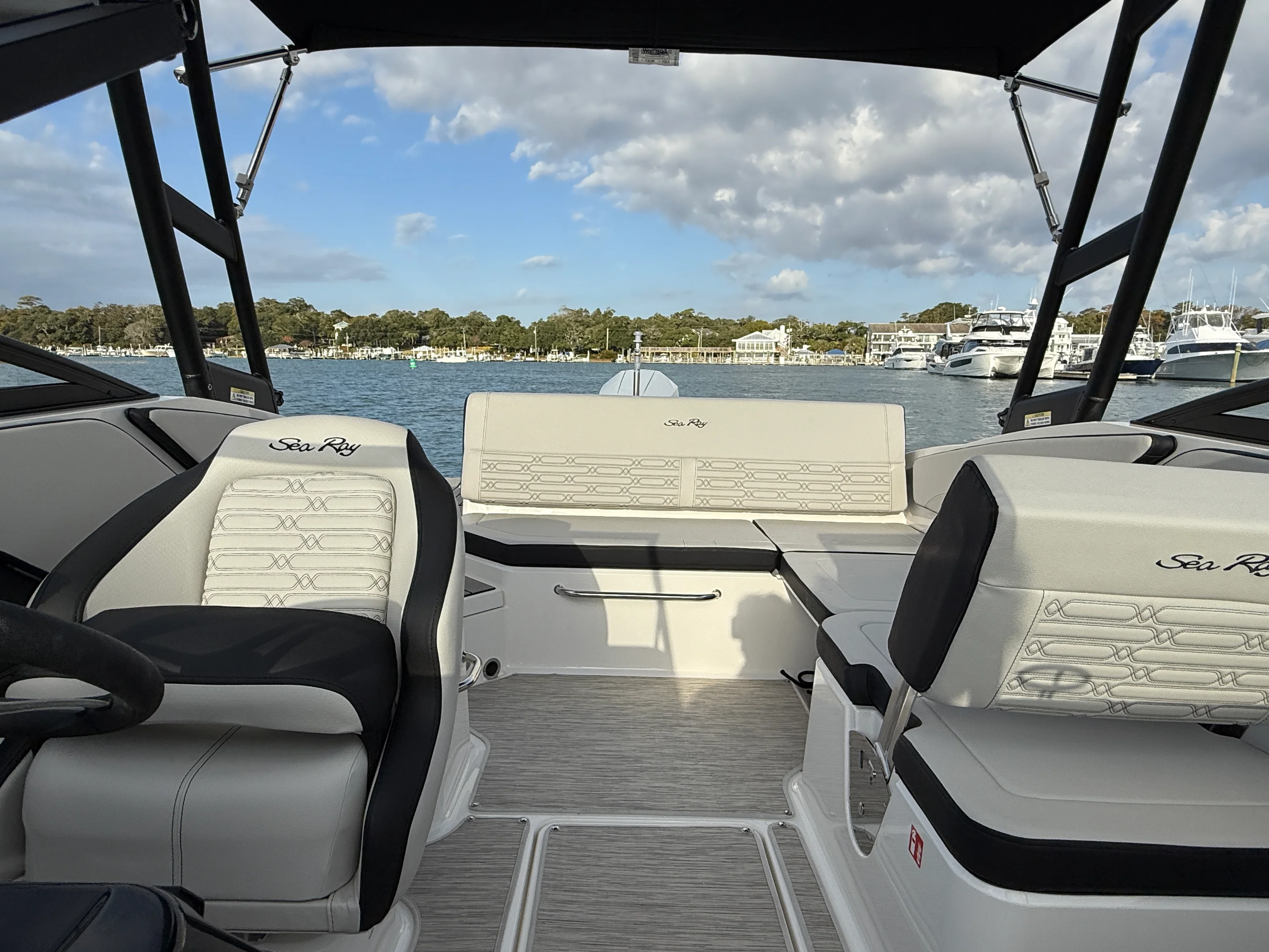 2026 Sea Ray SPX 210 Outboard Image Thumbnail #8