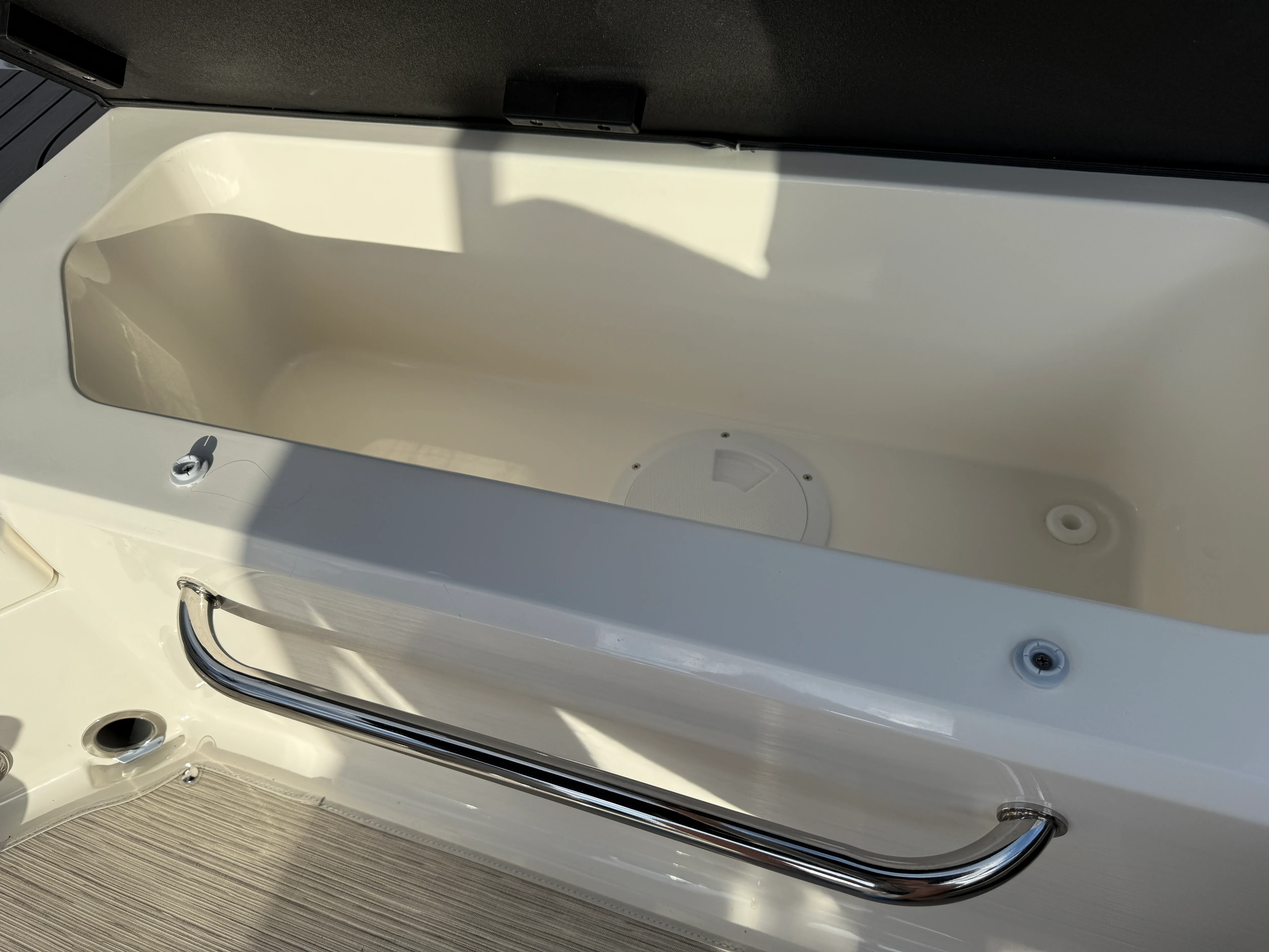 2026 Sea Ray SPX 210 Outboard Image Thumbnail #9