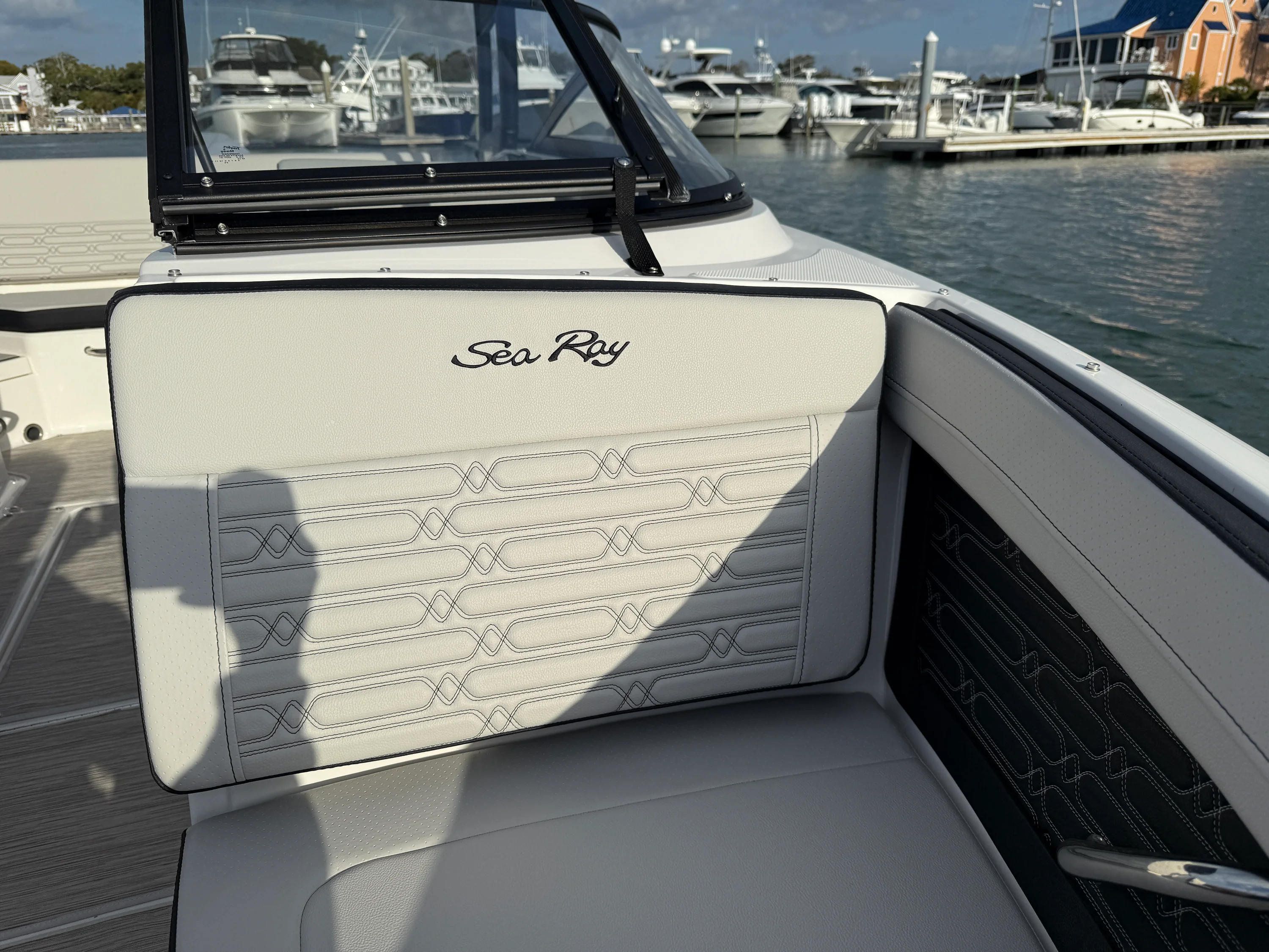 2026 Sea Ray SPX 210 Outboard Image Thumbnail #17