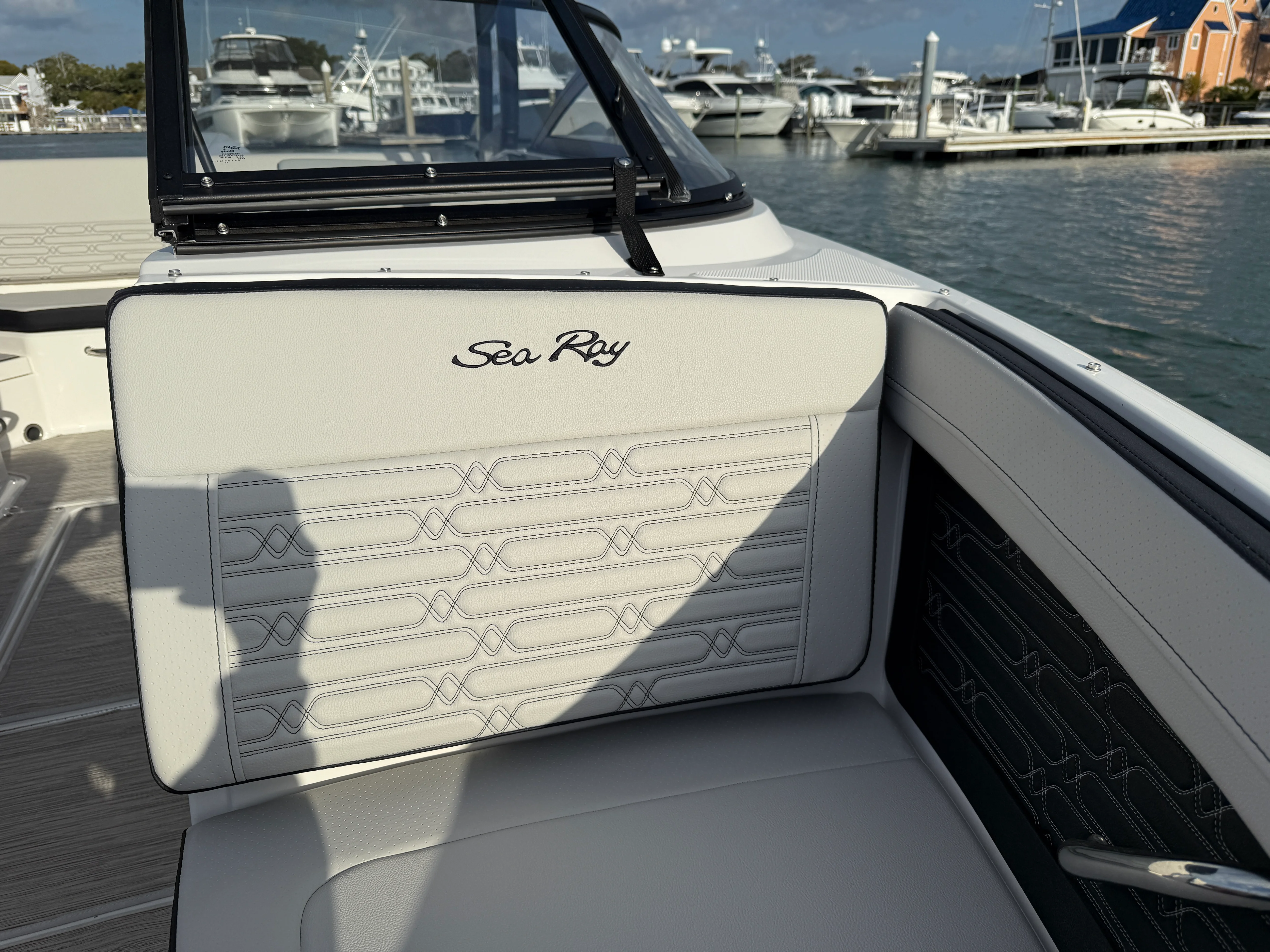 2026 Sea Ray SPX 210 Outboard Image Thumbnail #17