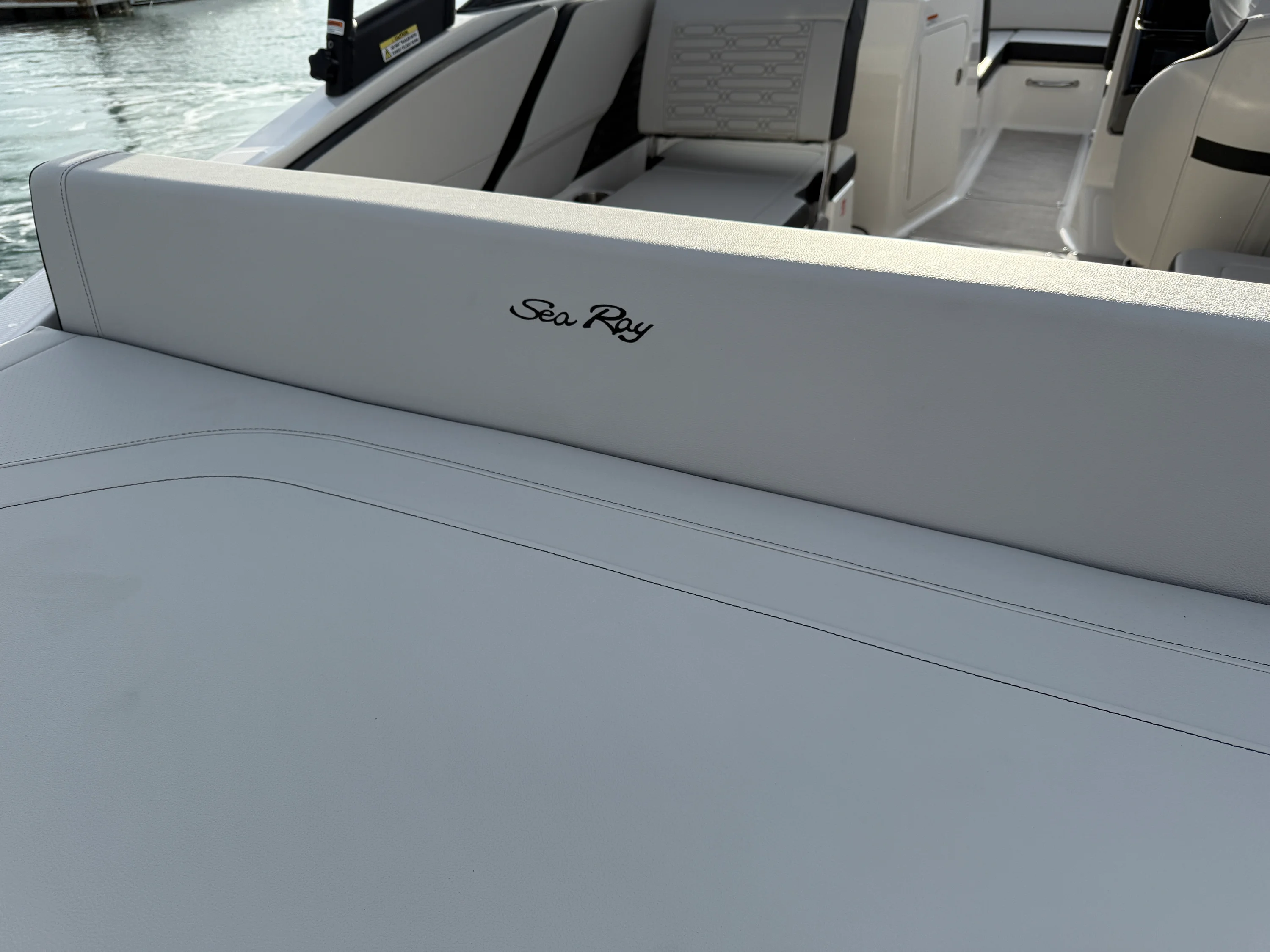 2026 Sea Ray SPX 210 Outboard Image Thumbnail #5