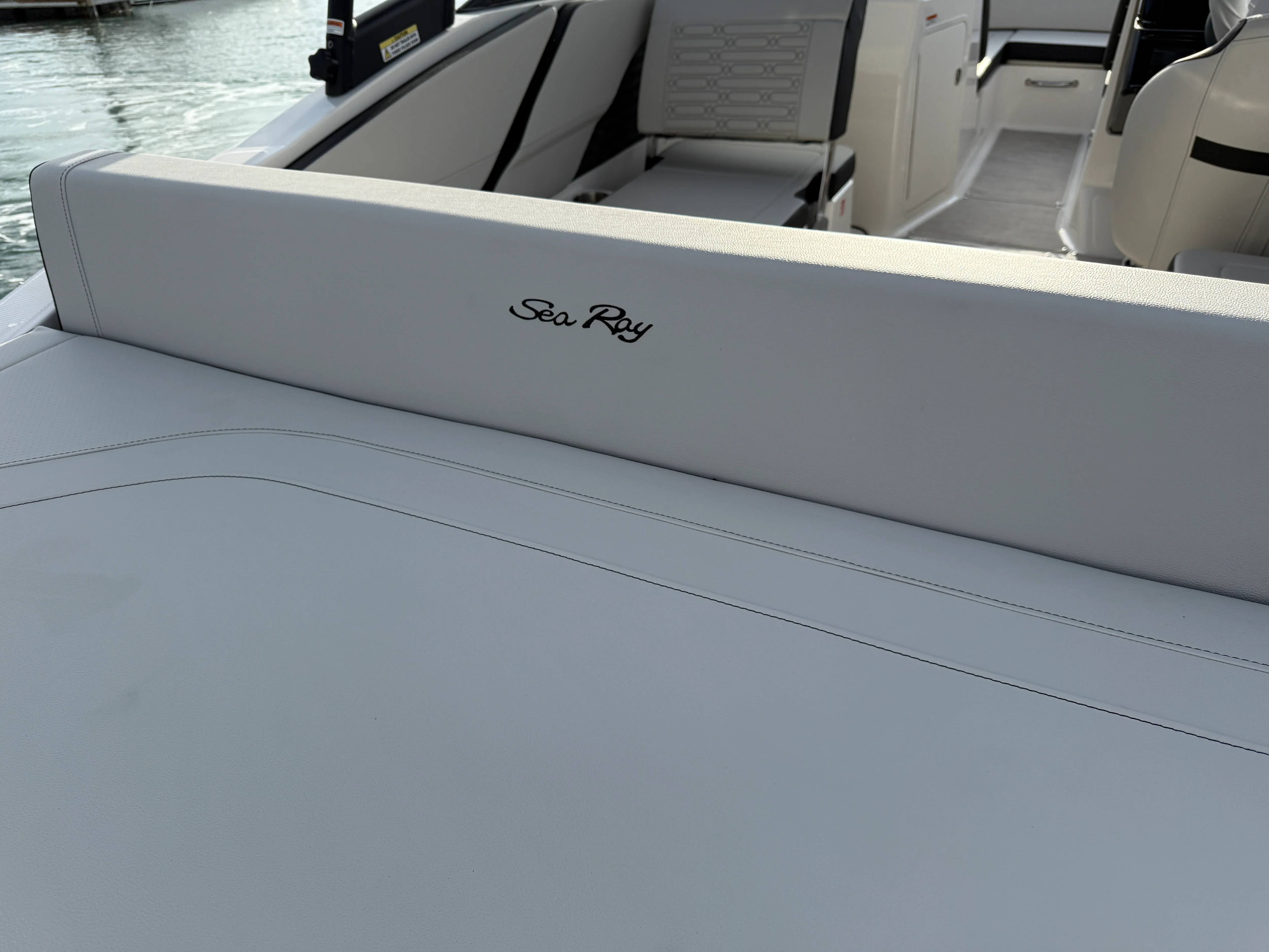 2026 Sea Ray SPX 210 Outboard Image Thumbnail #5