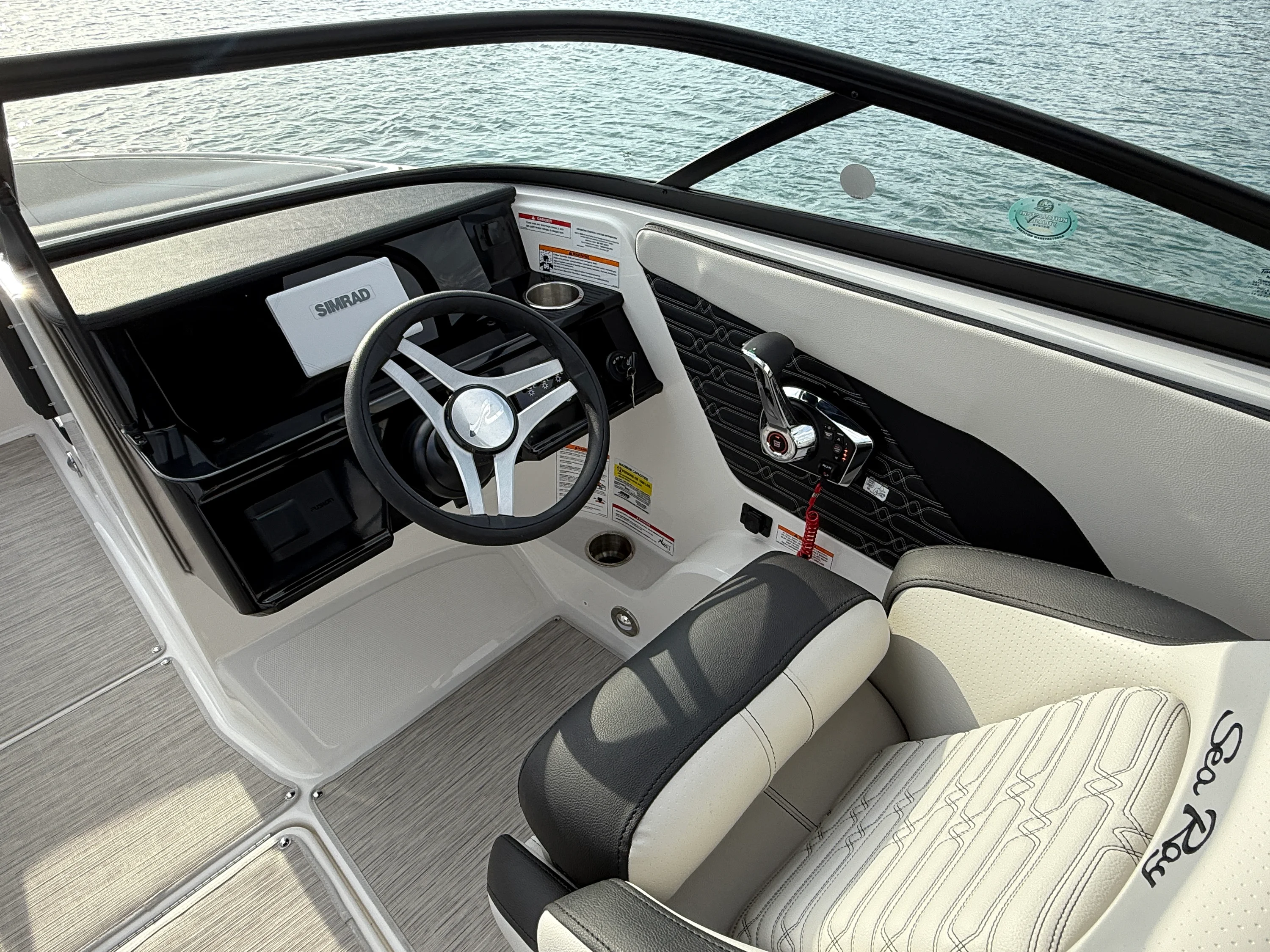 2026 Sea Ray SPX 210 Outboard Image Thumbnail #13