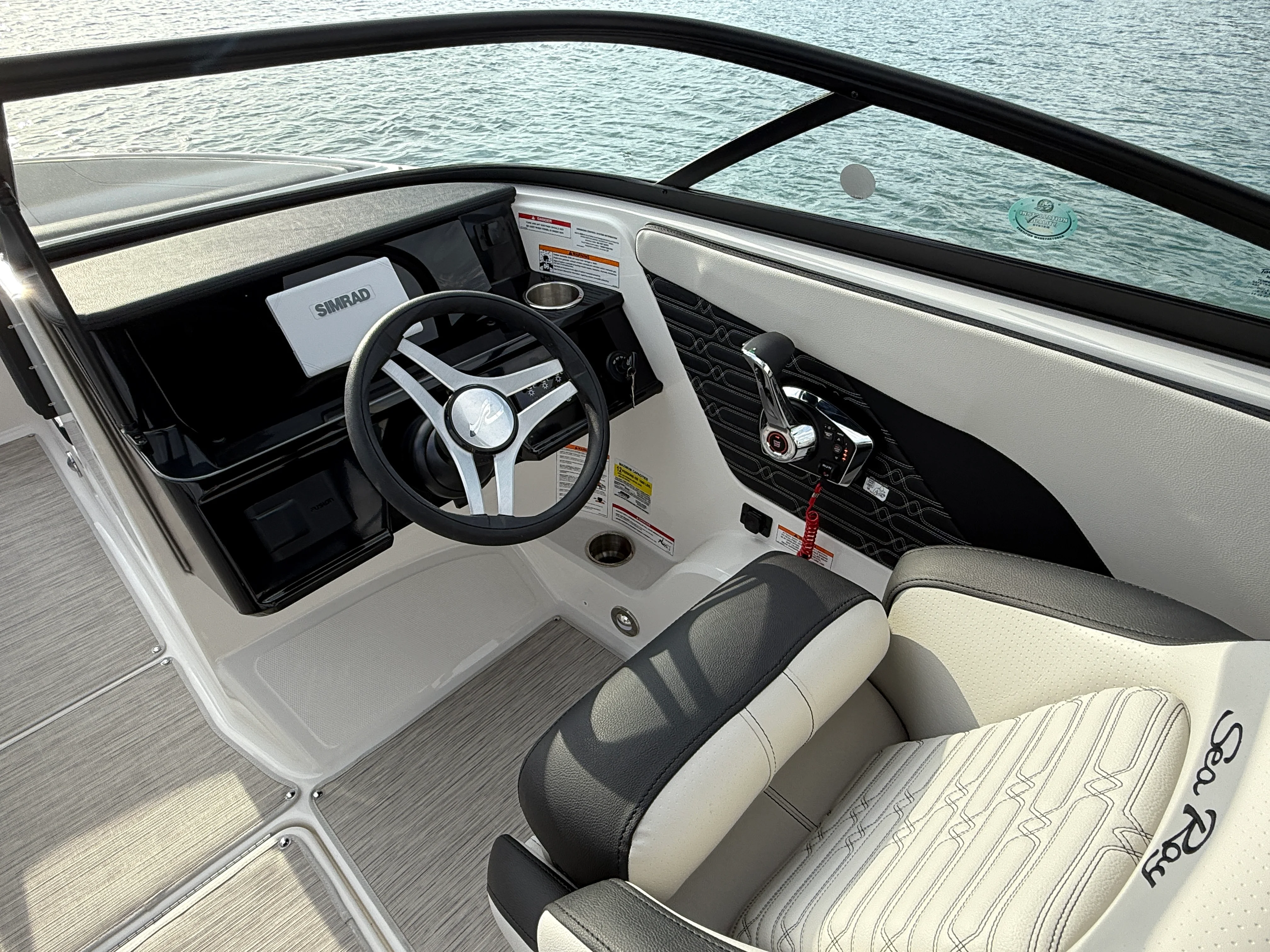 2026 Sea Ray SPX 210 Outboard Image Thumbnail #13