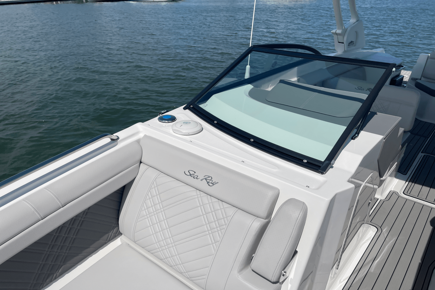 2026 Sea Ray SDX 290 Outboard Image Thumbnail #23