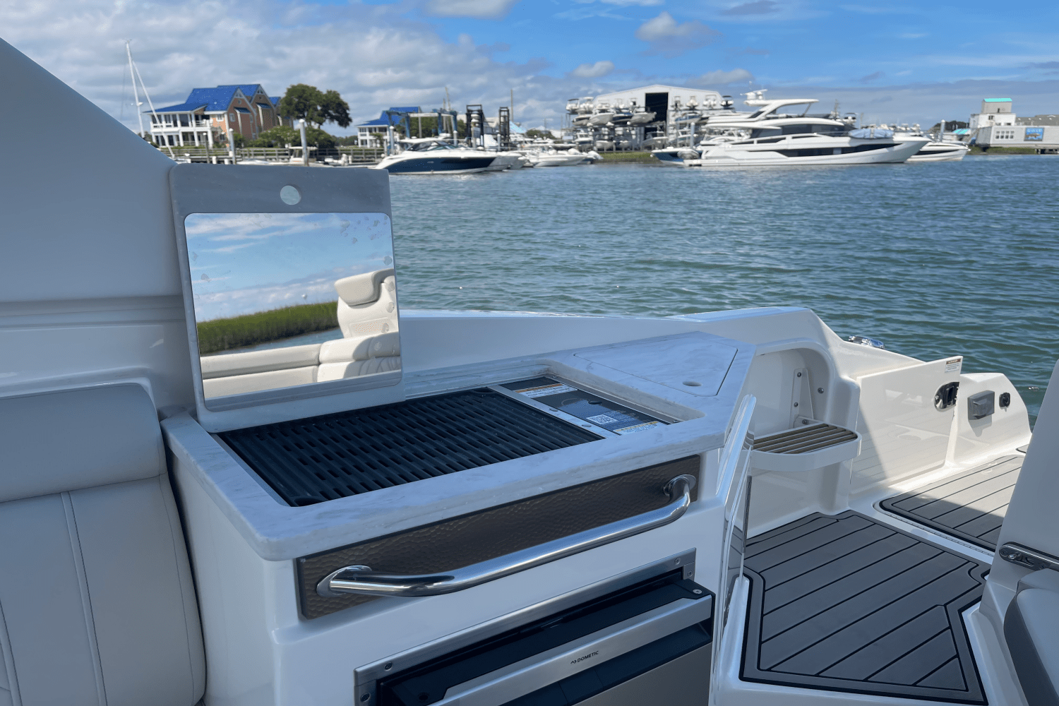 2026 Sea Ray SDX 290 Outboard Image Thumbnail #15