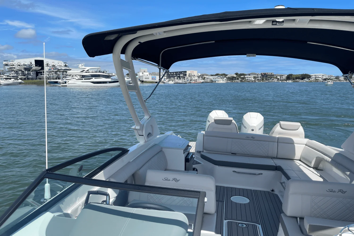 2026 Sea Ray SDX 290 Outboard Image Thumbnail #16