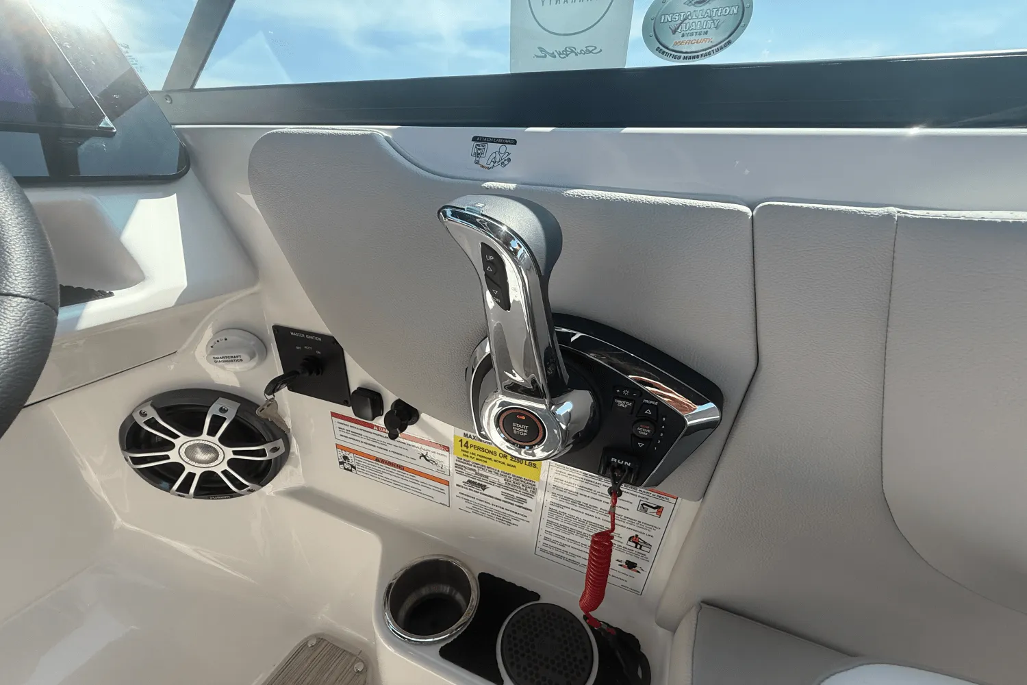 2025 Sea Ray SDX 250 Outboard Image Thumbnail #11