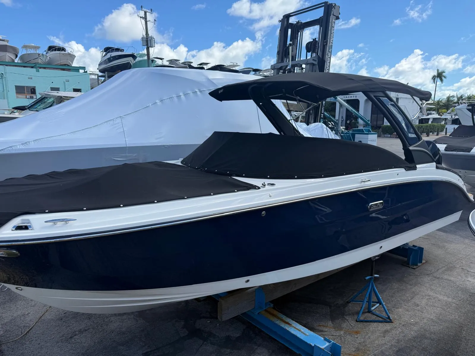 2025 Sea Ray SDX 270 Outboard Image Thumbnail #0