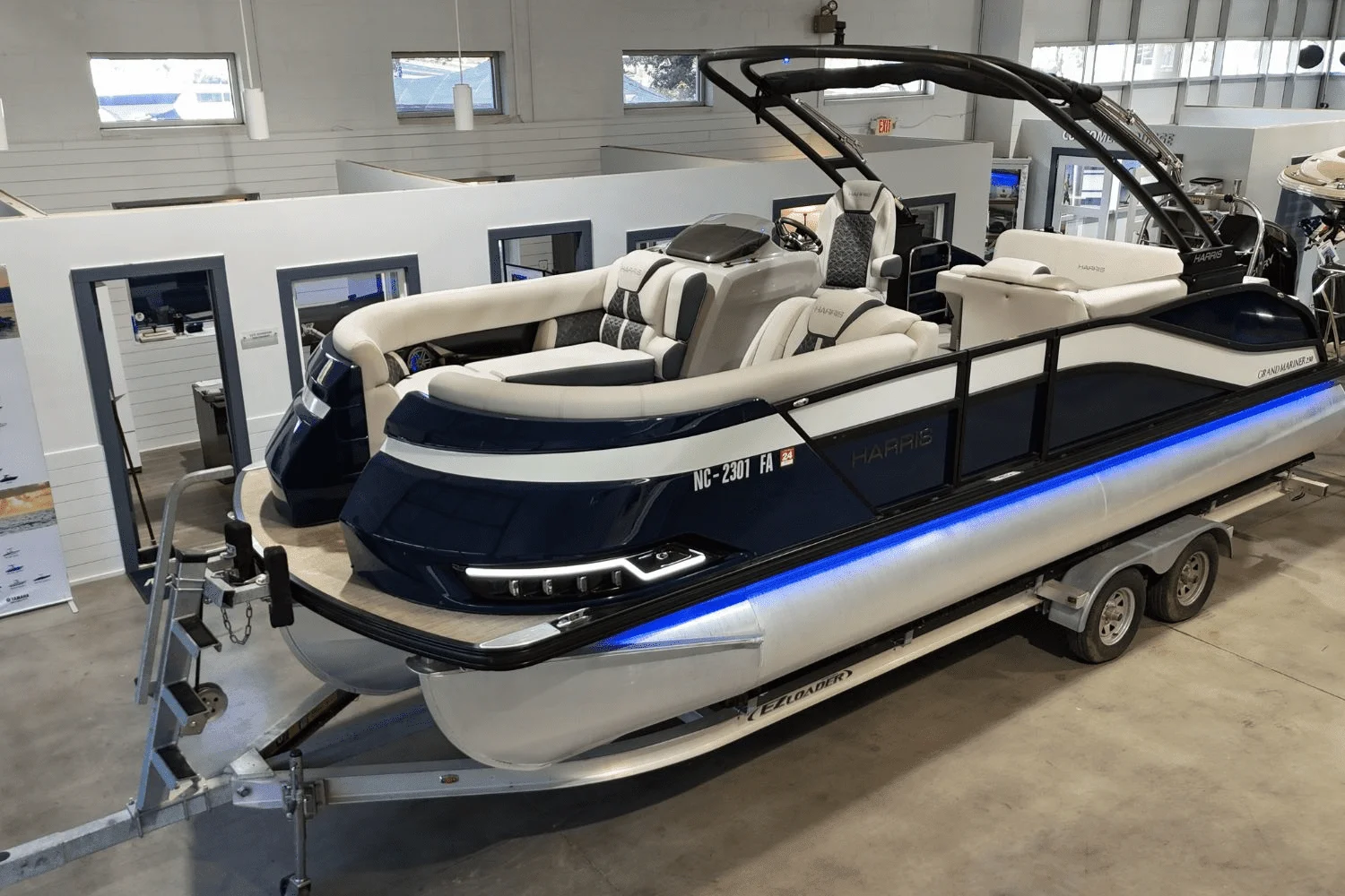 2023 Harris 230 GRAND MARINER Image Thumbnail #1