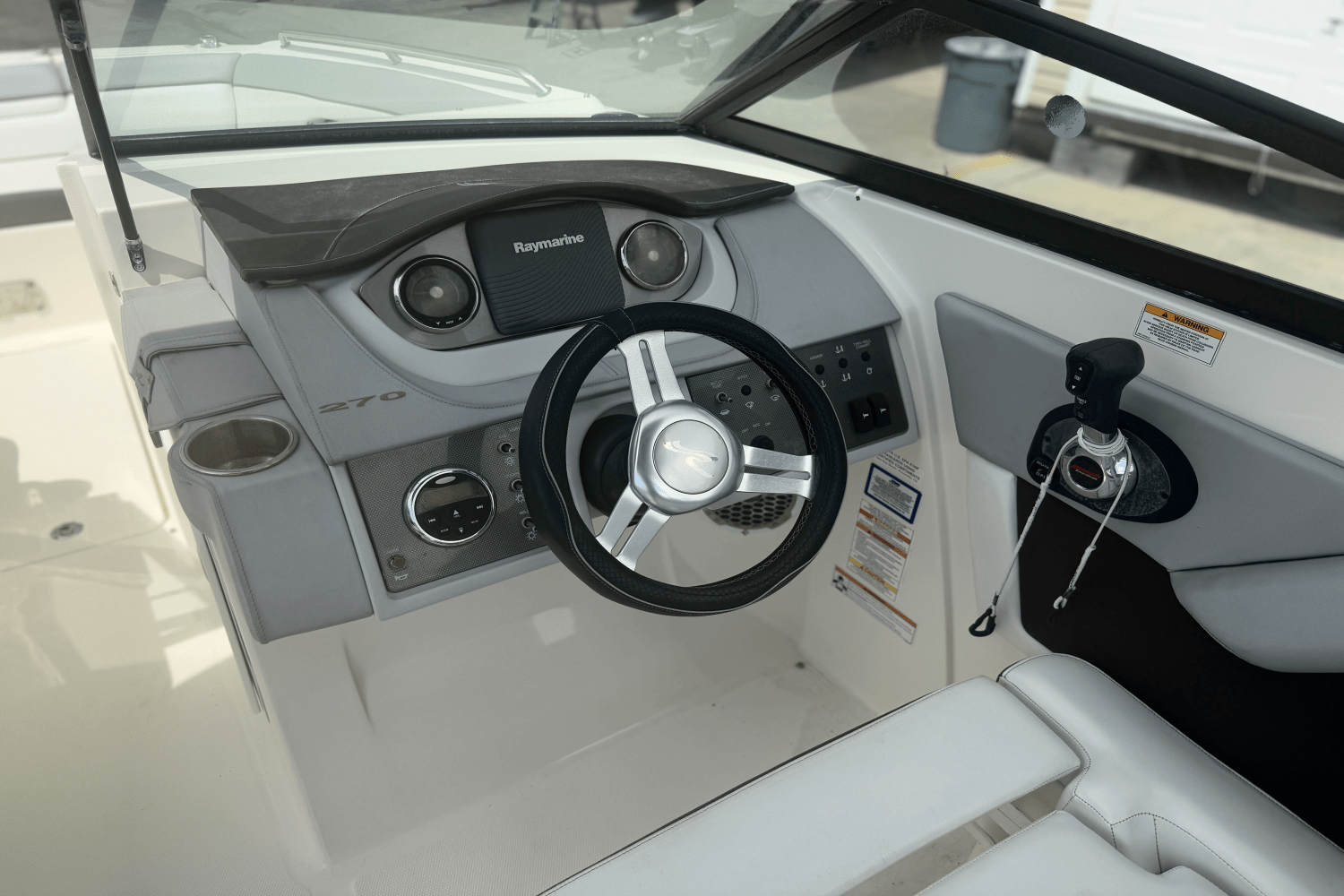 2016 Sea Ray 270 SUNDECK OUTBOARD Image Thumbnail #30
