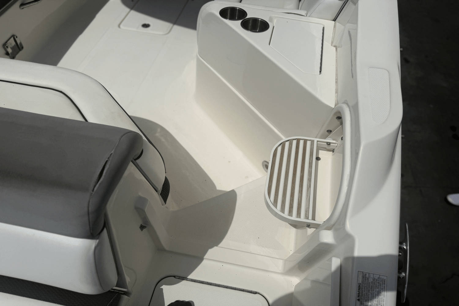 2016 Sea Ray 270 SUNDECK OUTBOARD Image Thumbnail #18