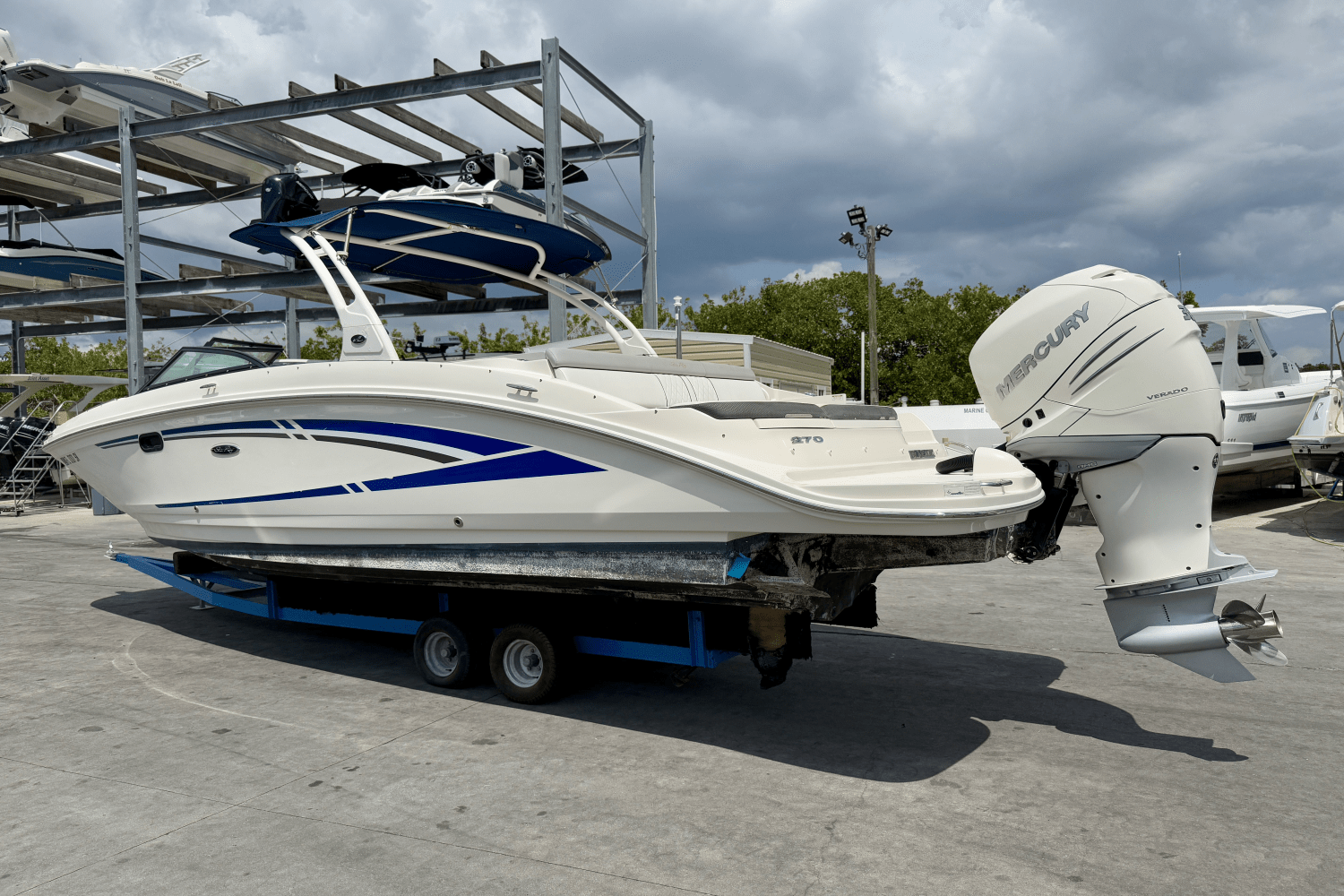 2016 Sea Ray 270 SUNDECK OUTBOARD Image Thumbnail #11
