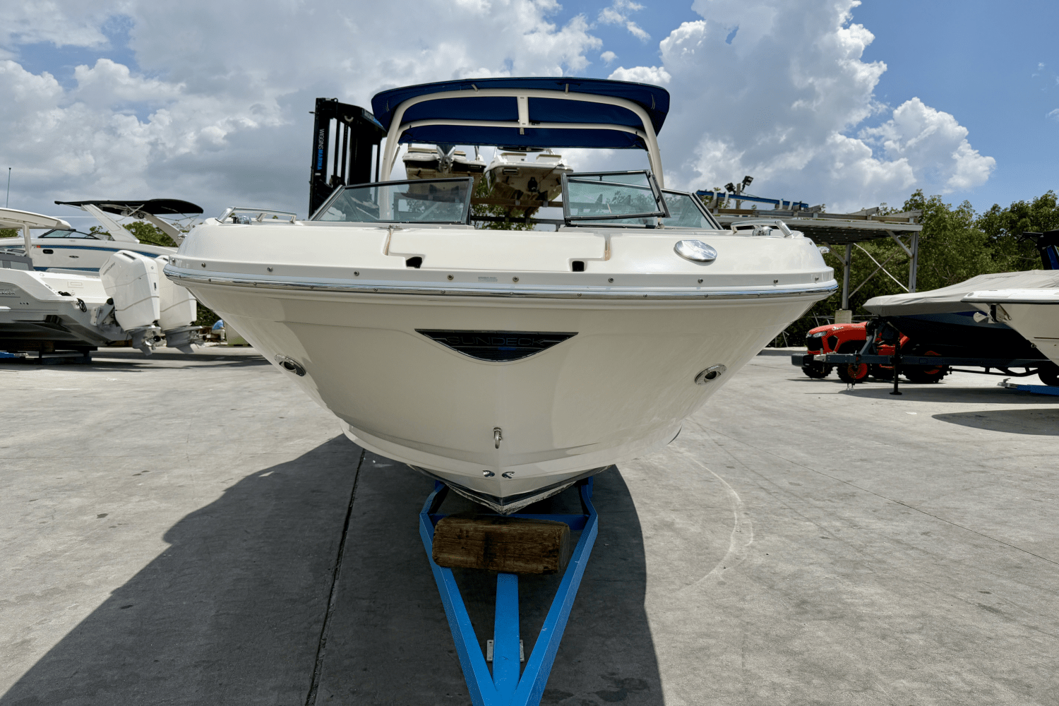 2016 Sea Ray 270 SUNDECK OUTBOARD Image Thumbnail #2