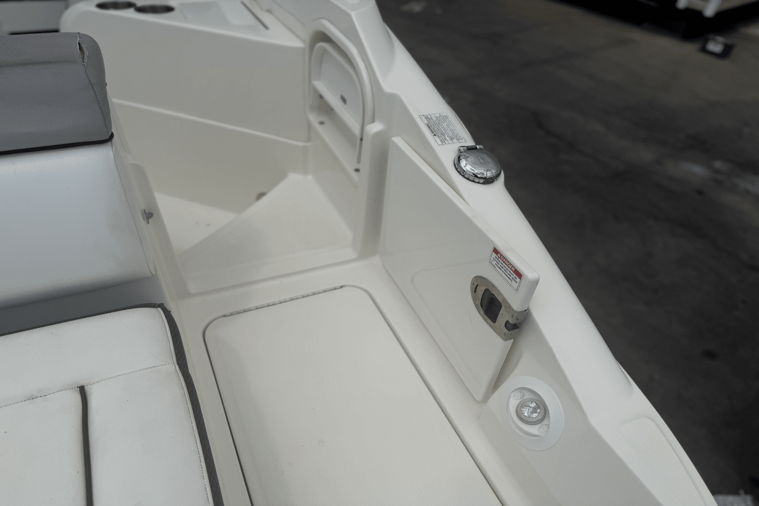 2016 Sea Ray 270 SUNDECK OUTBOARD Image Thumbnail #17