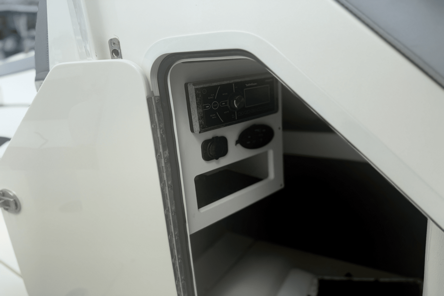 2016 Sea Ray 270 SUNDECK OUTBOARD Image Thumbnail #35