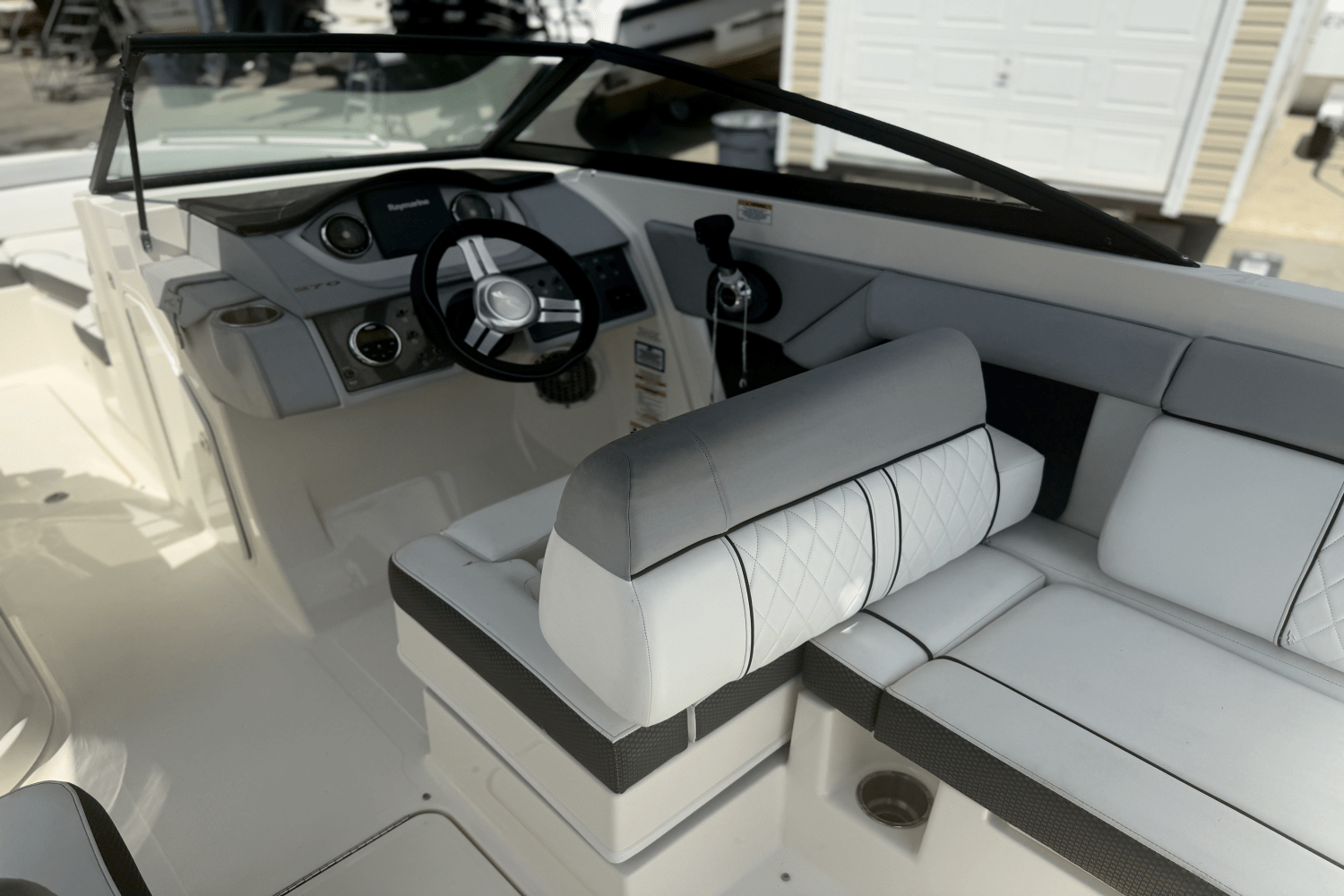 2016 Sea Ray 270 SUNDECK OUTBOARD Image Thumbnail #27