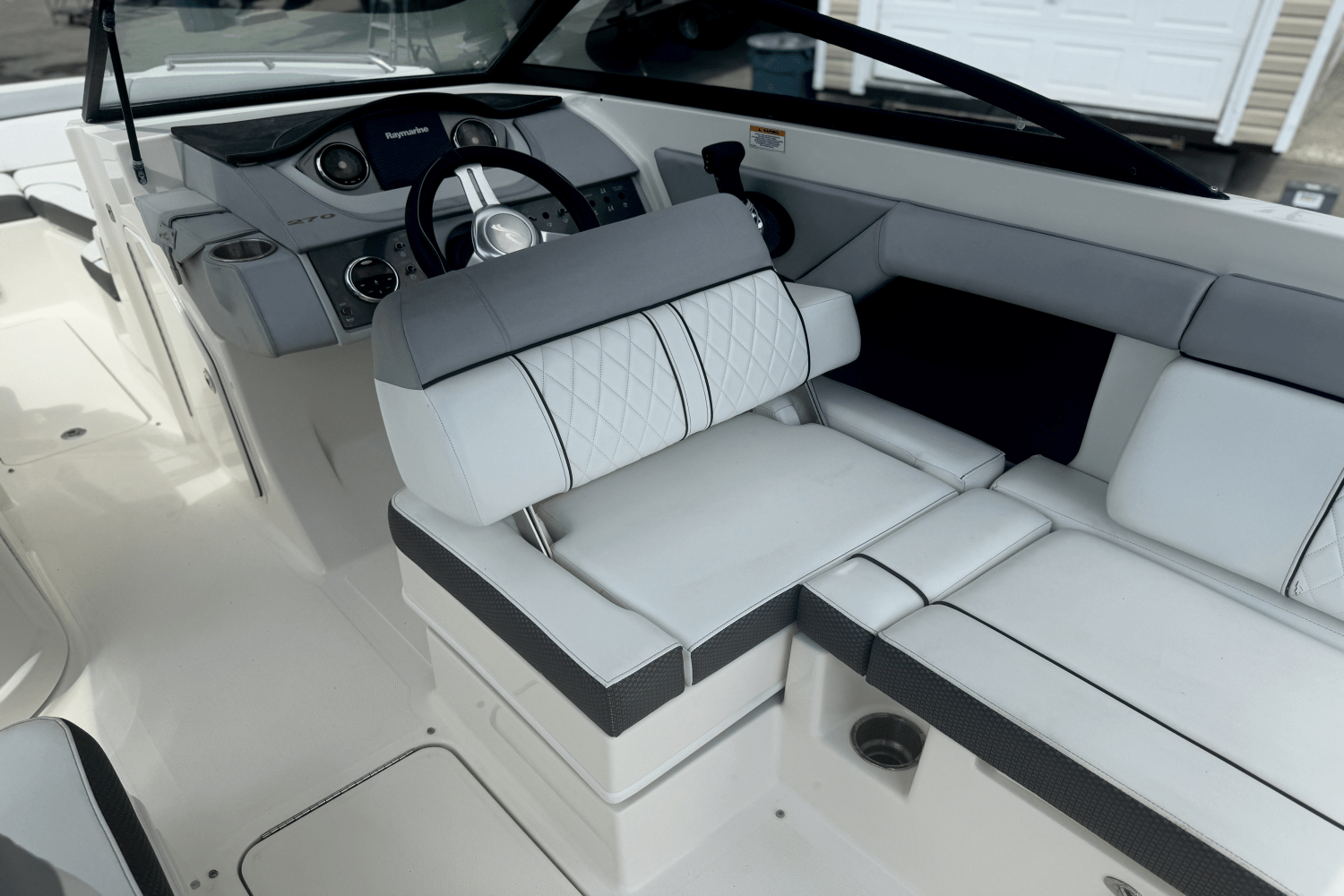 2016 Sea Ray 270 SUNDECK OUTBOARD Image Thumbnail #28