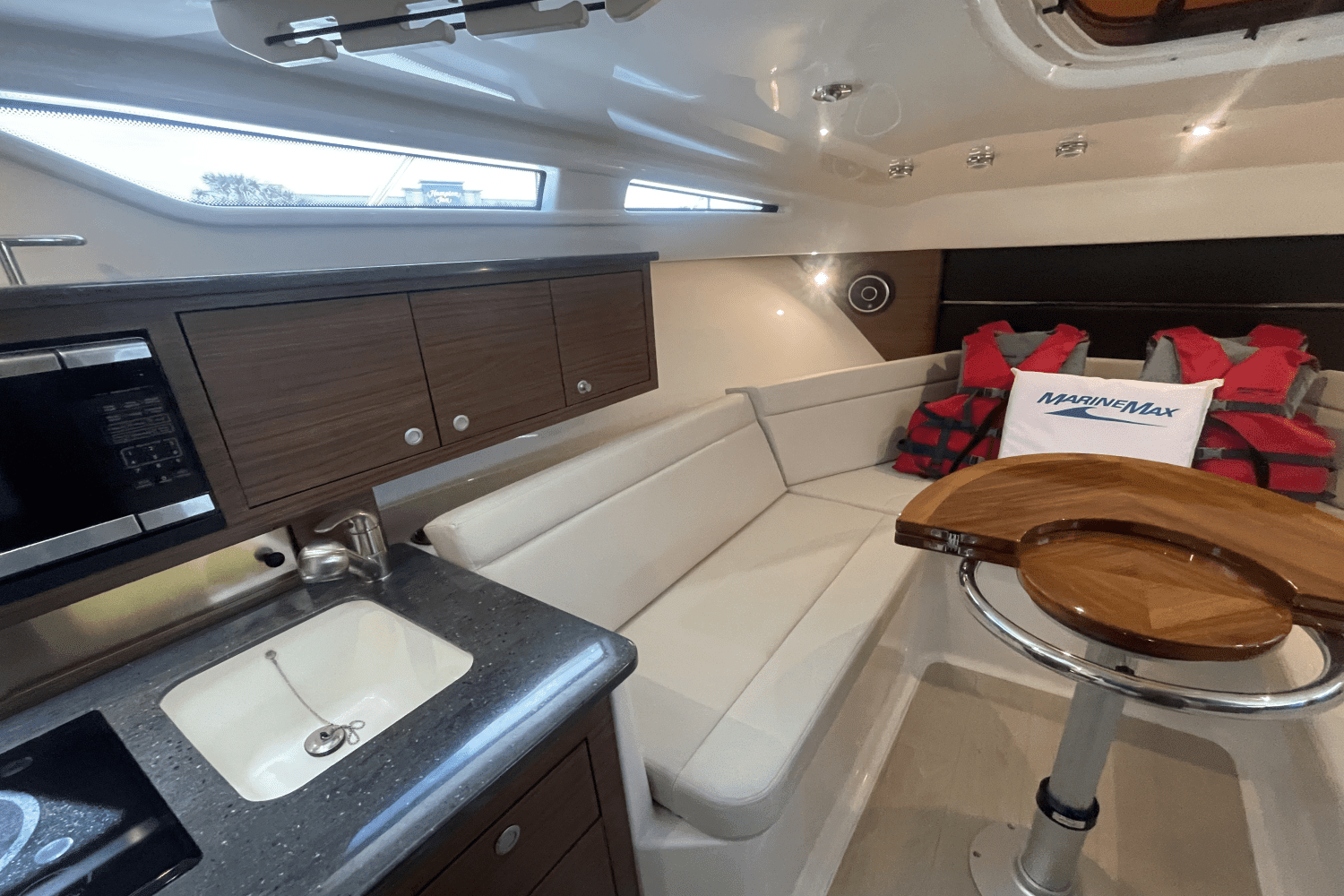 2024 Boston Whaler 325 CONQUEST Image Thumbnail #22