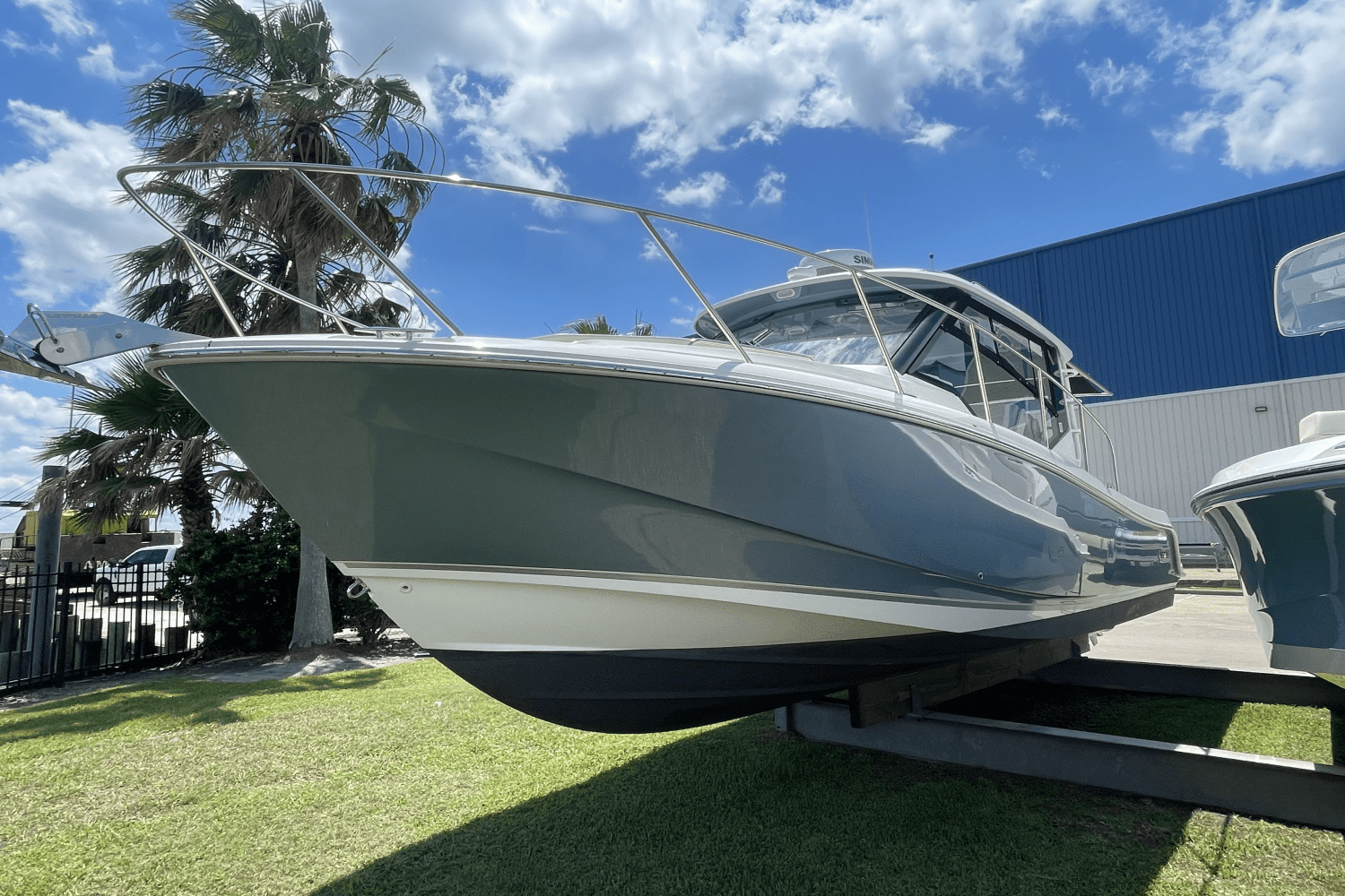 2024 Boston Whaler 325 CONQUEST Image Thumbnail #4