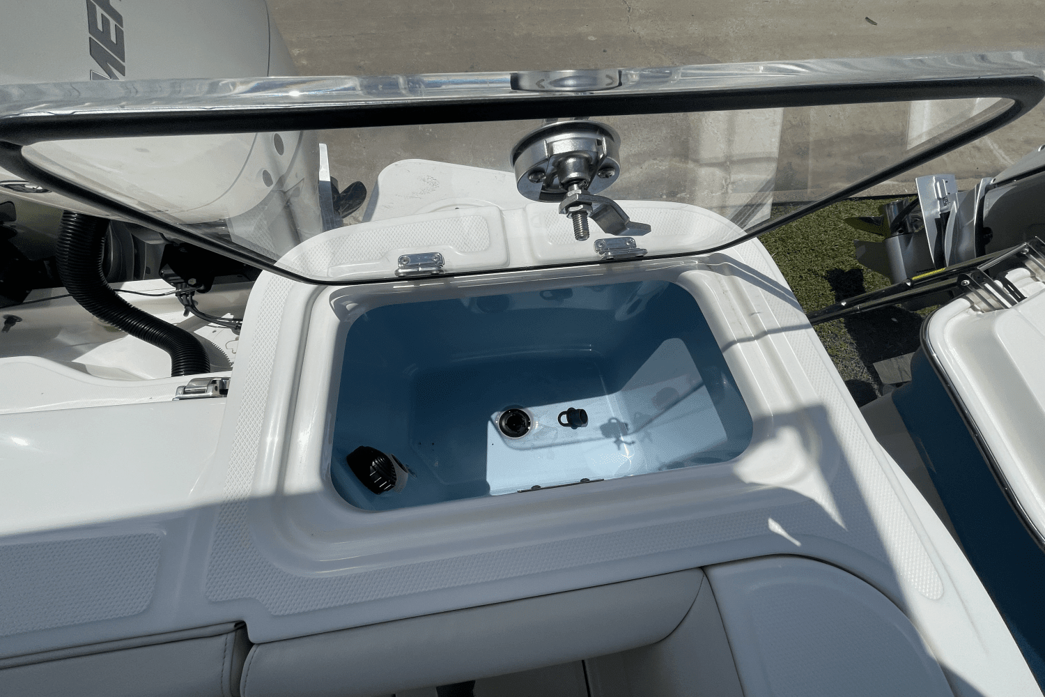 2024 Boston Whaler 325 CONQUEST Image Thumbnail #41